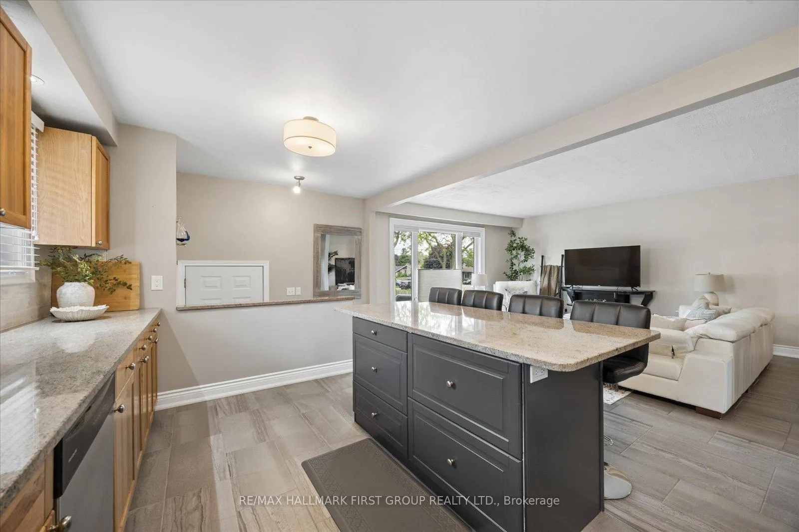 Photo 9 of 748 Breezy Drive, Pickering, West Shore — HOMEH