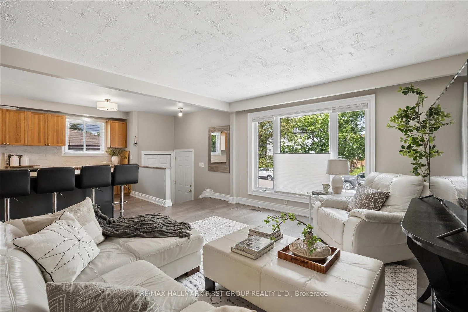 Photo 11 of 748 Breezy Drive, Pickering, West Shore — HOMEH
