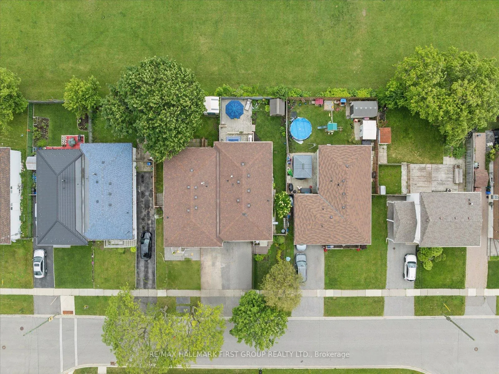 Photo 43 of 748 Breezy Drive, Pickering, West Shore — HOMEH