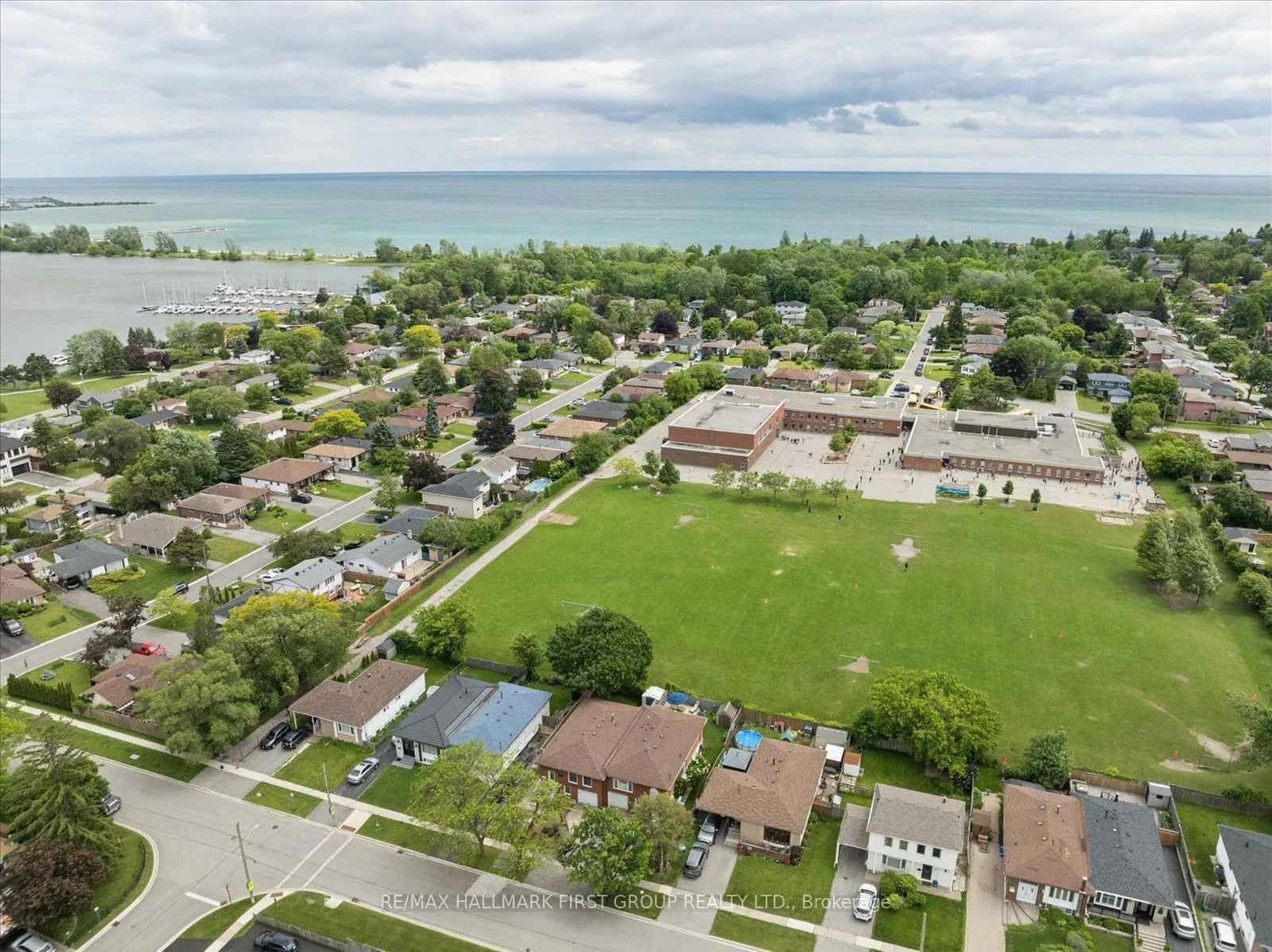 Photo 48 of 748 Breezy Drive, Pickering, West Shore — HOMEH