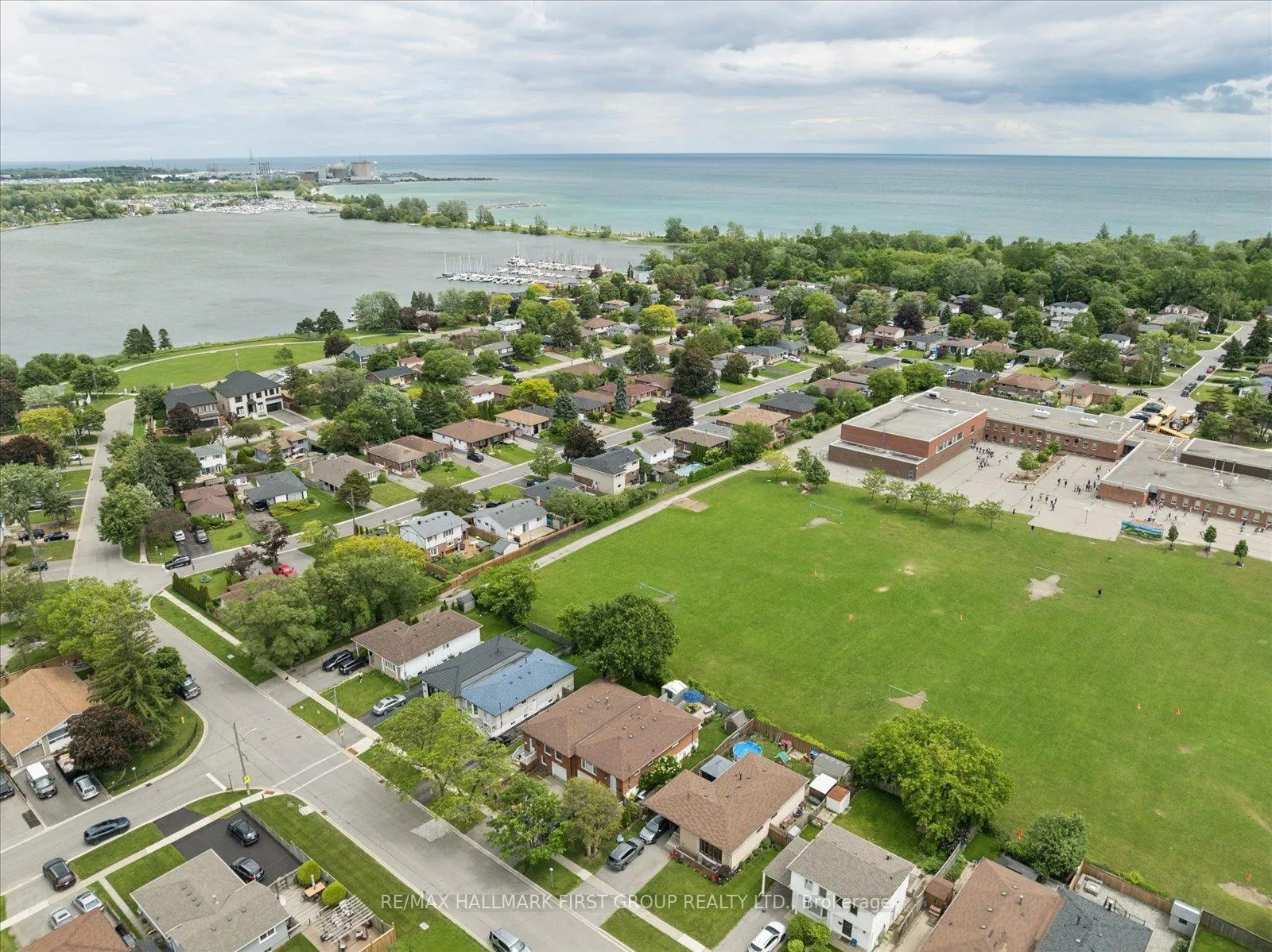 Photo 49 of 748 Breezy Drive, Pickering, West Shore — HOMEH