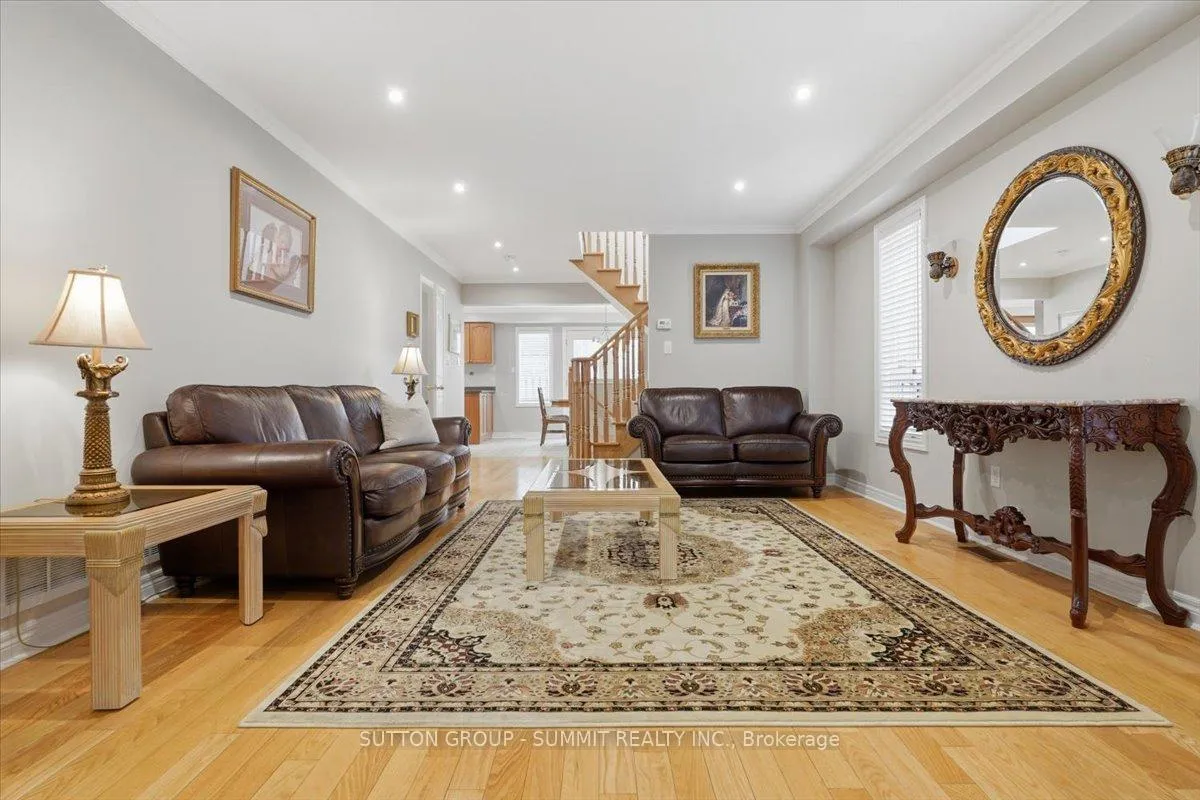 Photo 5 of 42 Dylan Street, Vaughan, Vellore Village — HOMEH