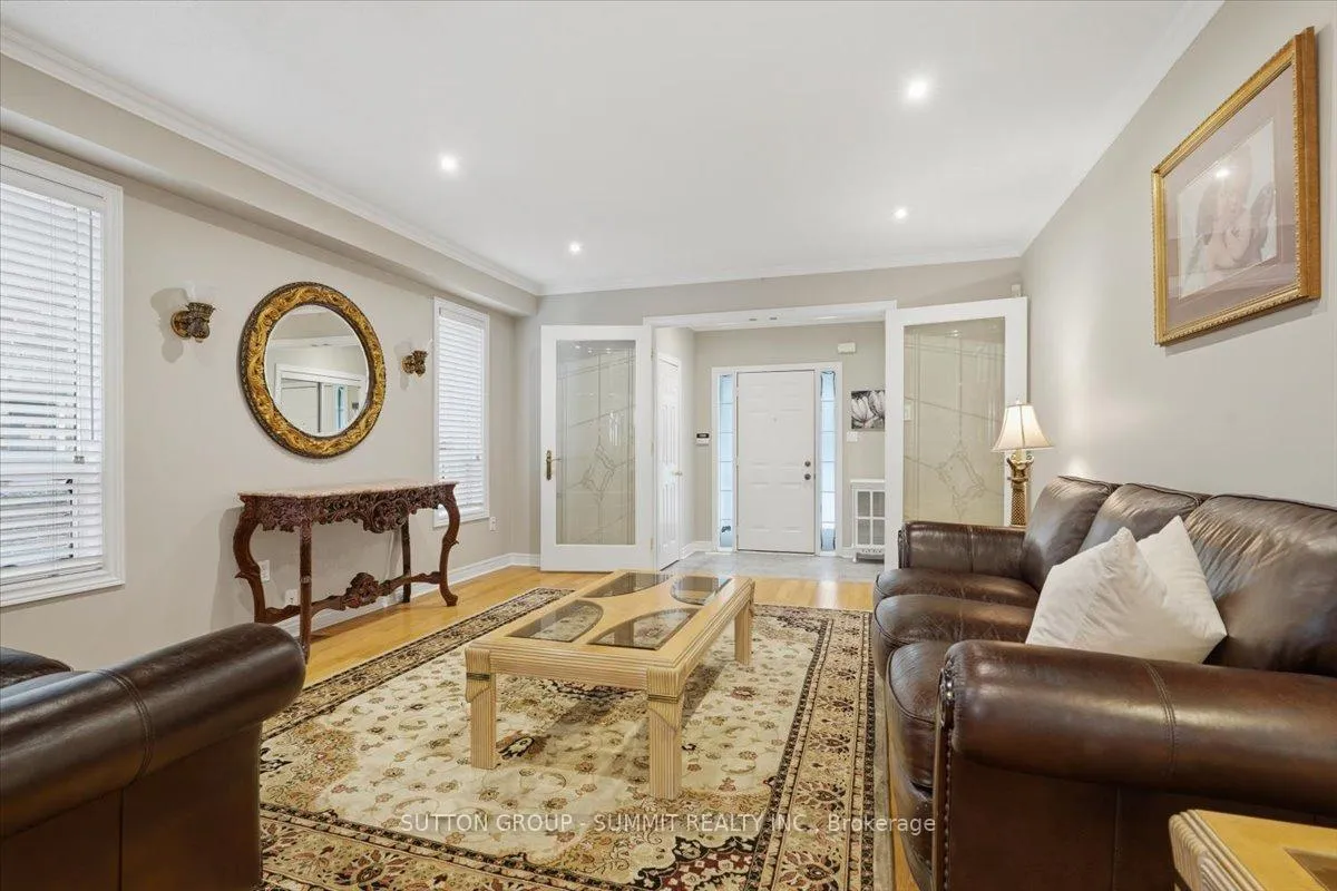Photo 7 of 42 Dylan Street, Vaughan, Vellore Village — HOMEH