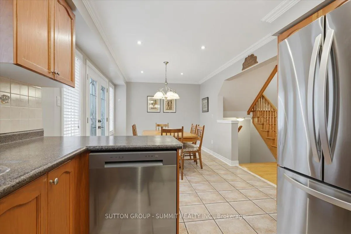 Photo 11 of 42 Dylan Street, Vaughan, Vellore Village — HOMEH