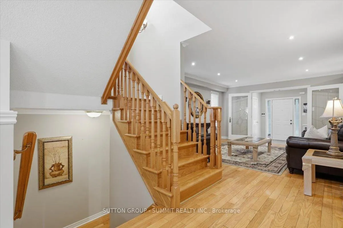Photo 17 of 42 Dylan Street, Vaughan, Vellore Village — HOMEH