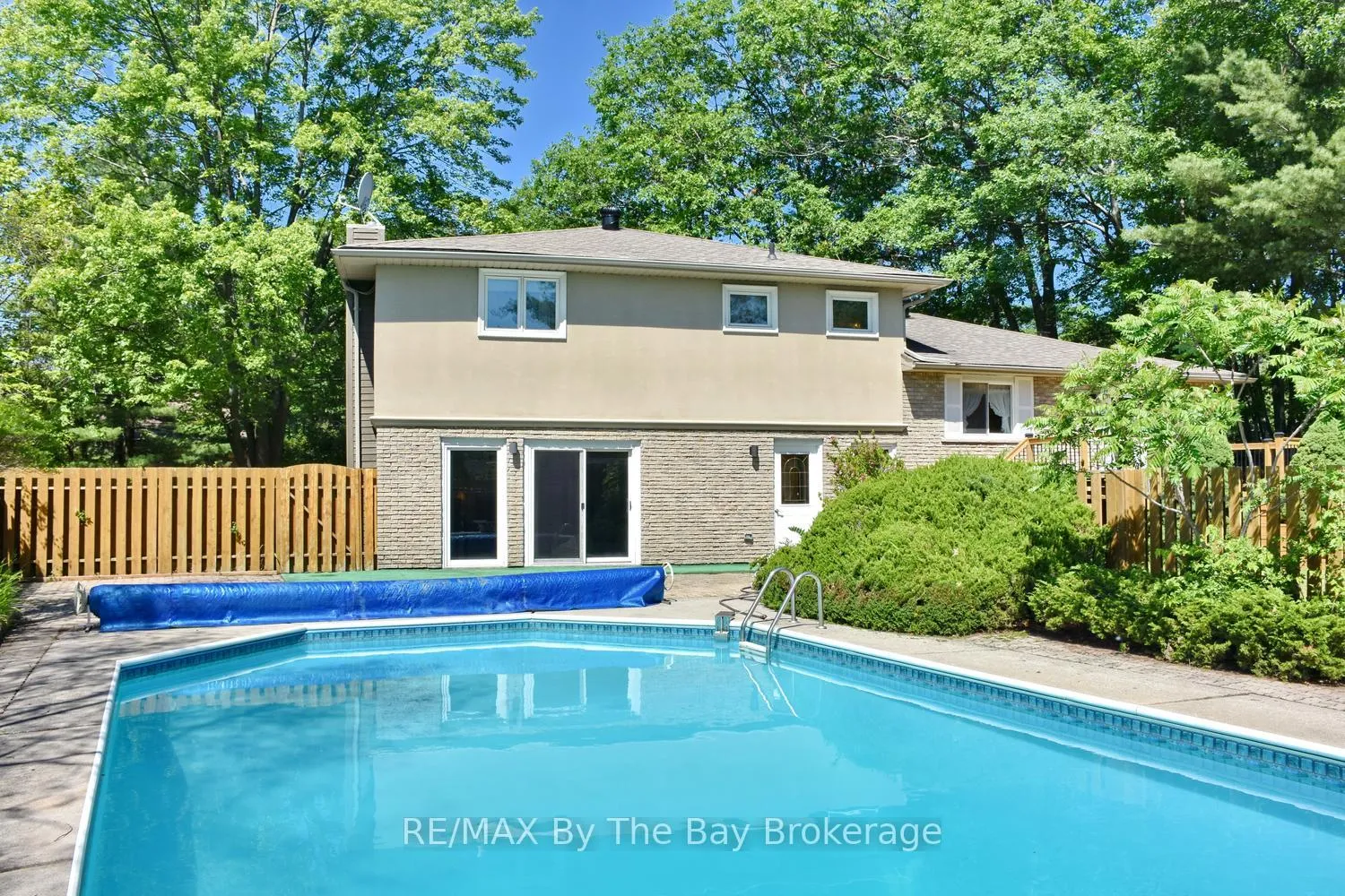 Photo 3 of 69 Frederick Drive, Wasaga Beach — HOMEH