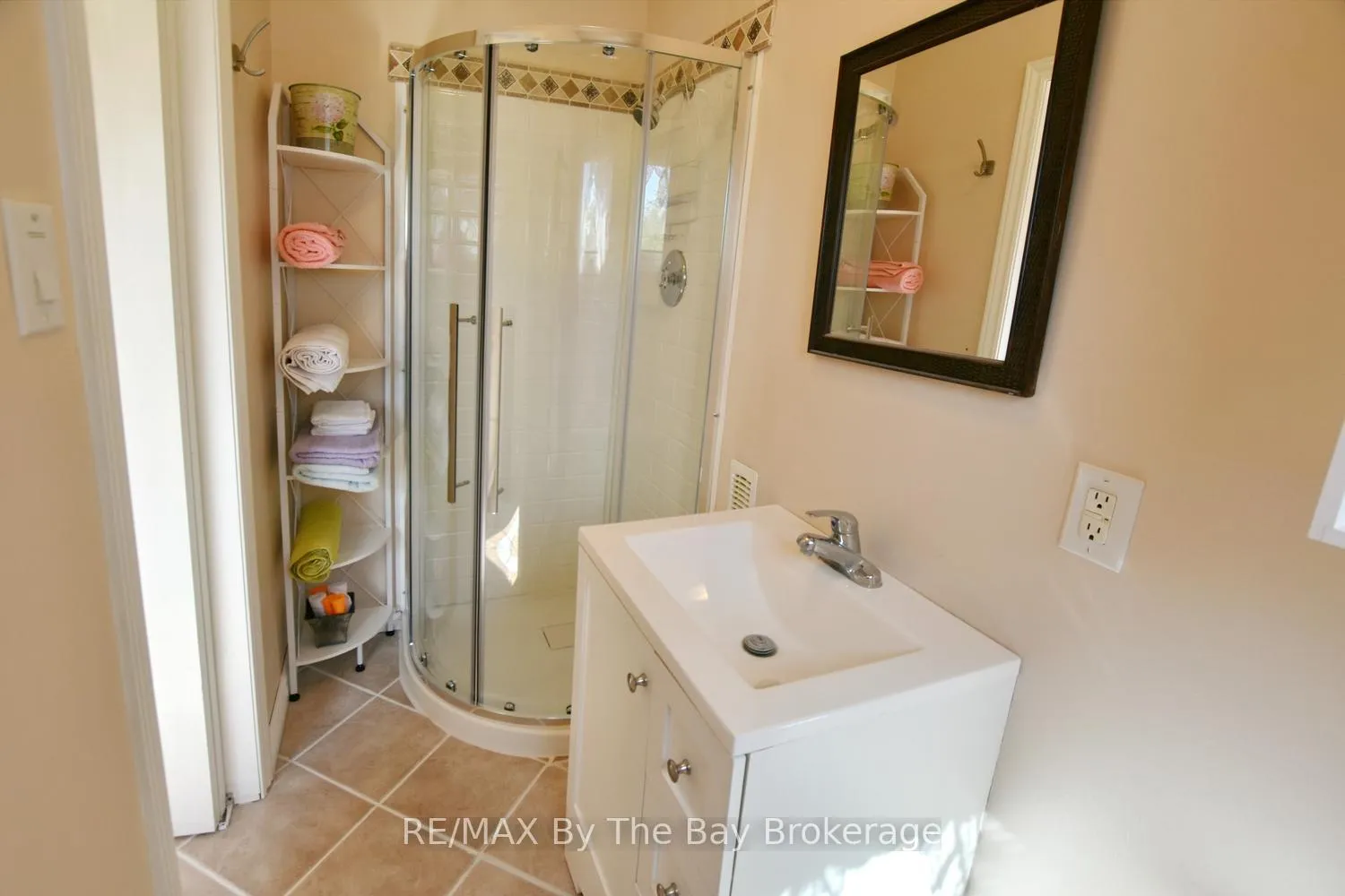 Photo 17 of 69 Frederick Drive, Wasaga Beach — HOMEH