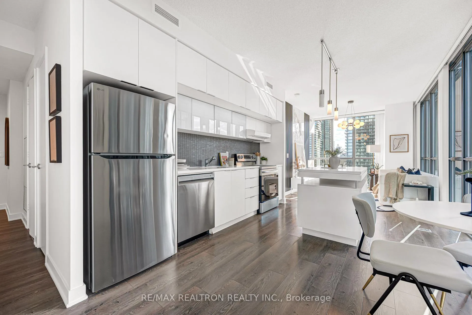 Photo 5 of Unit 2607, 110 Charles Street E, Toronto, Church-Yonge Corridor — HOMEH