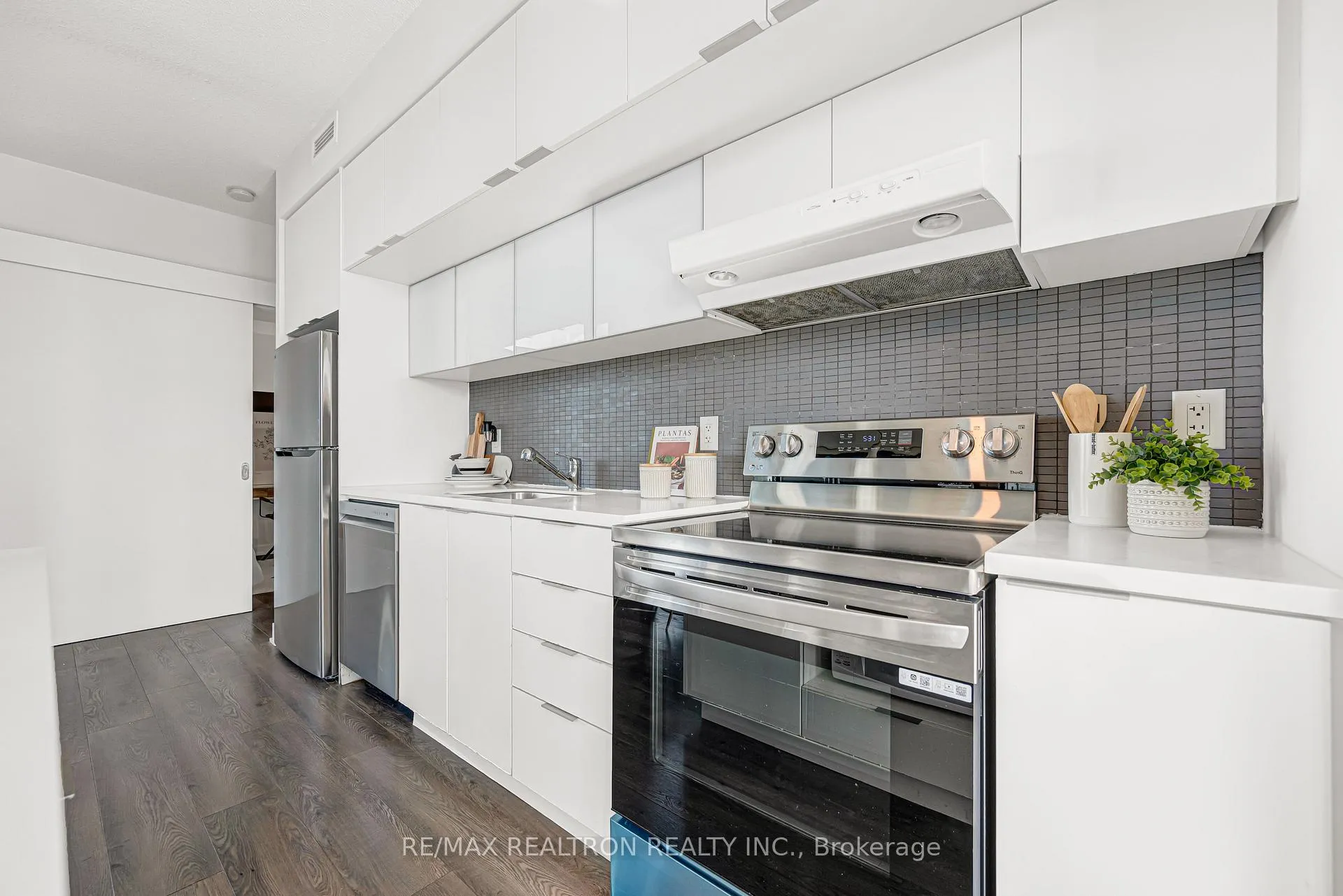 Photo 9 of Unit 2607, 110 Charles Street E, Toronto, Church-Yonge Corridor — HOMEH
