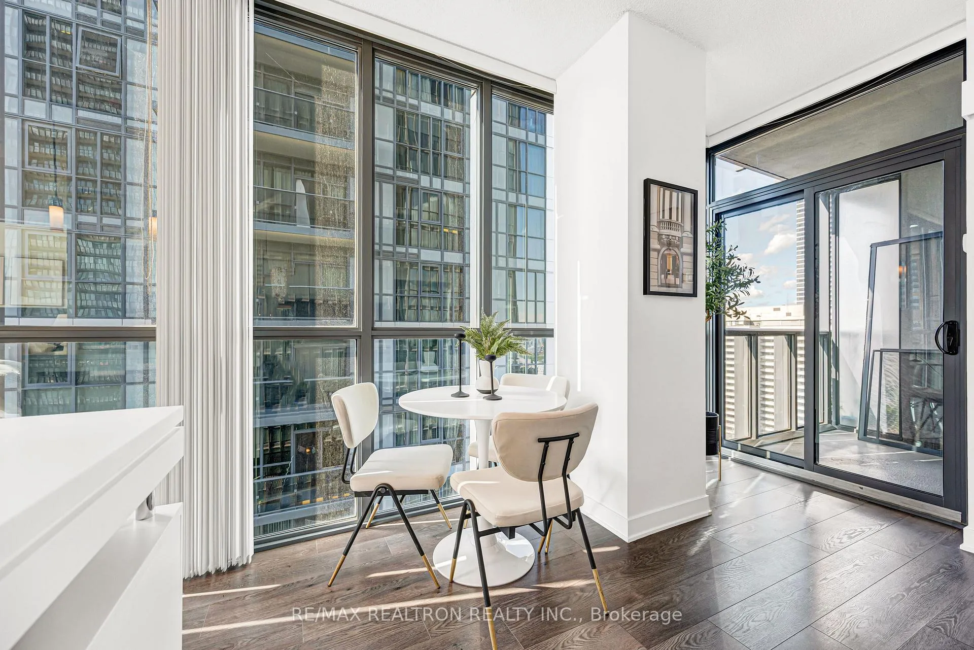 Photo 13 of Unit 2607, 110 Charles Street E, Toronto, Church-Yonge Corridor — HOMEH