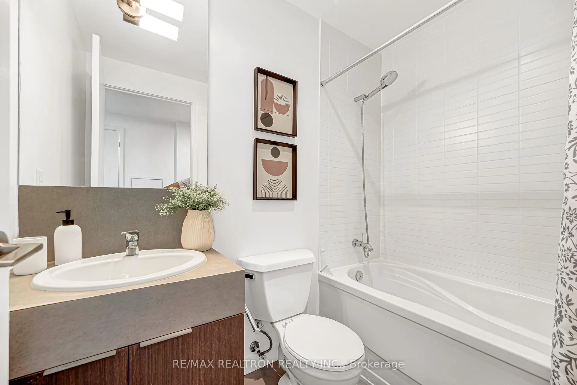 Photo 16 of Unit 2607, 110 Charles Street E, Toronto, Church-Yonge Corridor — HOMEH