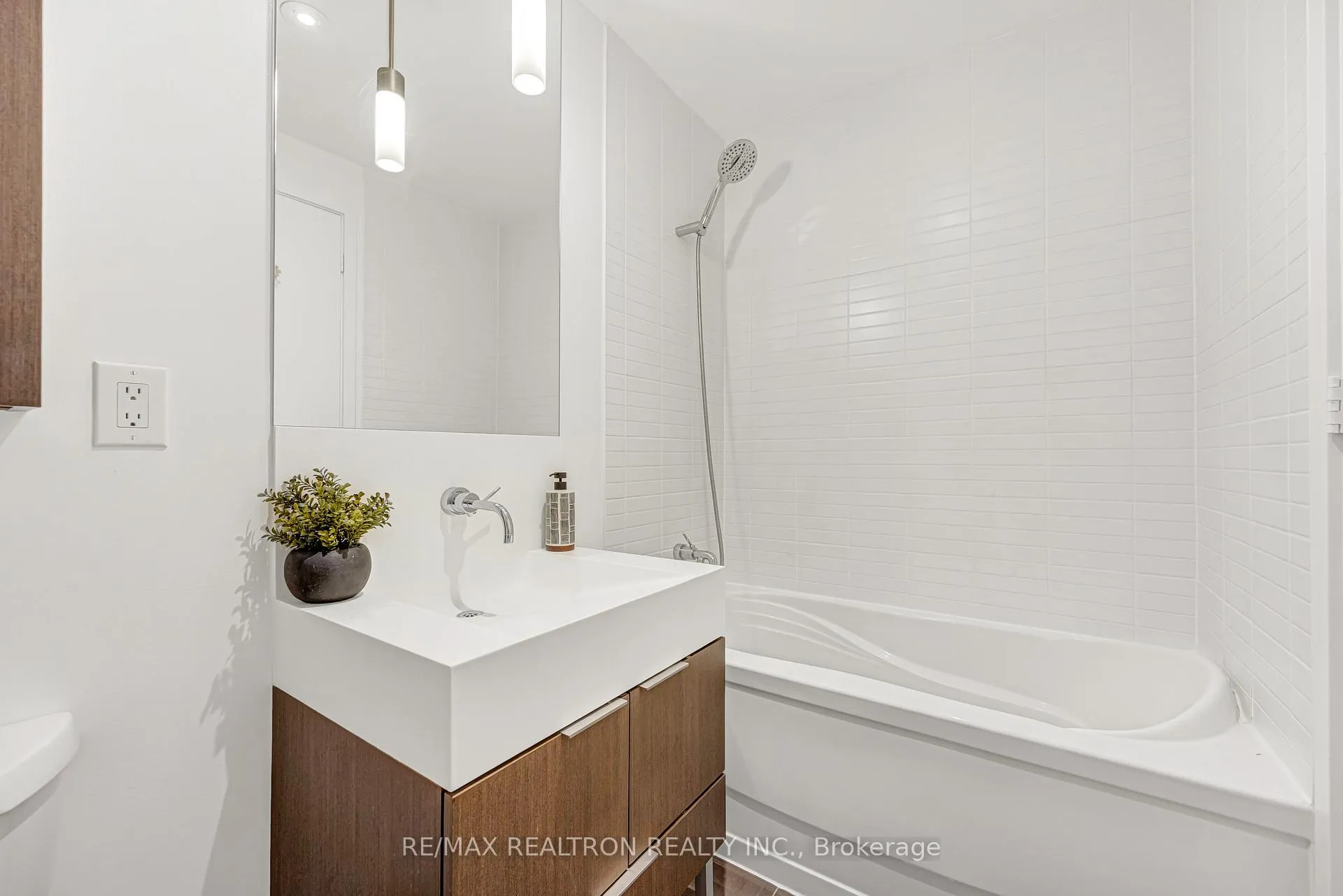 Photo 25 of Unit 2607, 110 Charles Street E, Toronto, Church-Yonge Corridor — HOMEH
