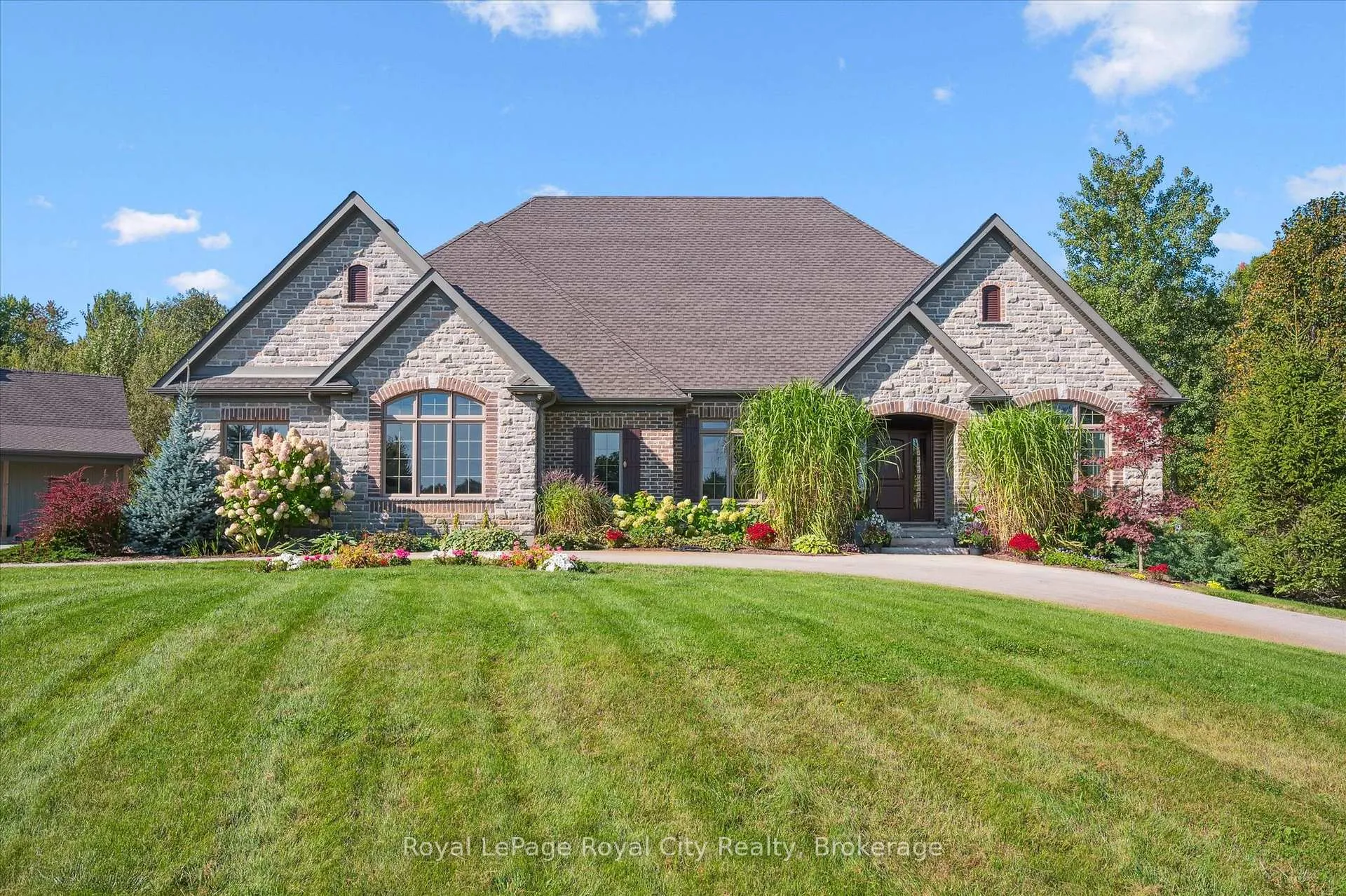 Photo 1 of 28 Serena Lane, Guelph, Pineridge/Westminster Woods — HOMEH