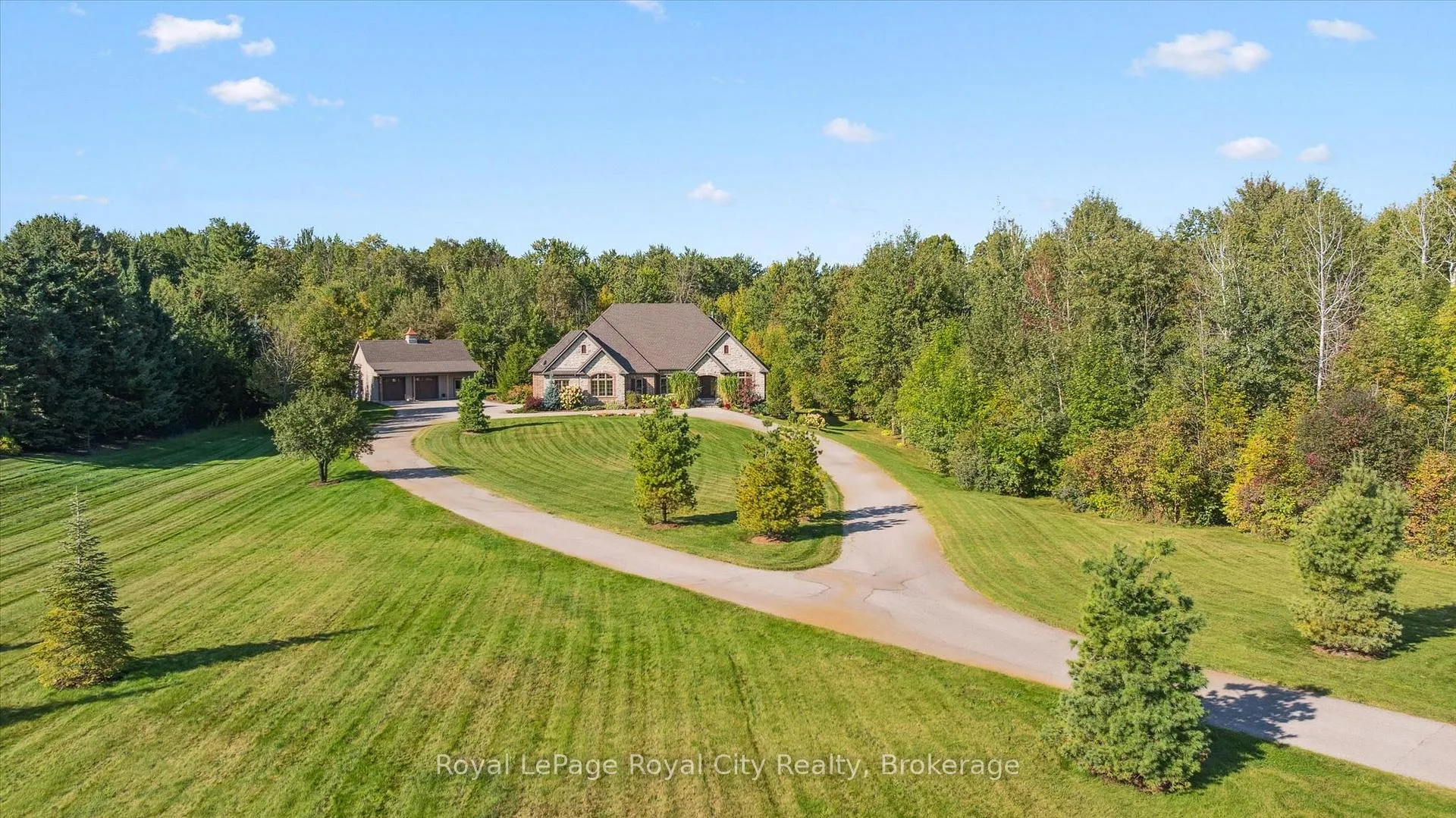 Photo 2 of 28 Serena Lane, Guelph, Pineridge/Westminster Woods — HOMEH