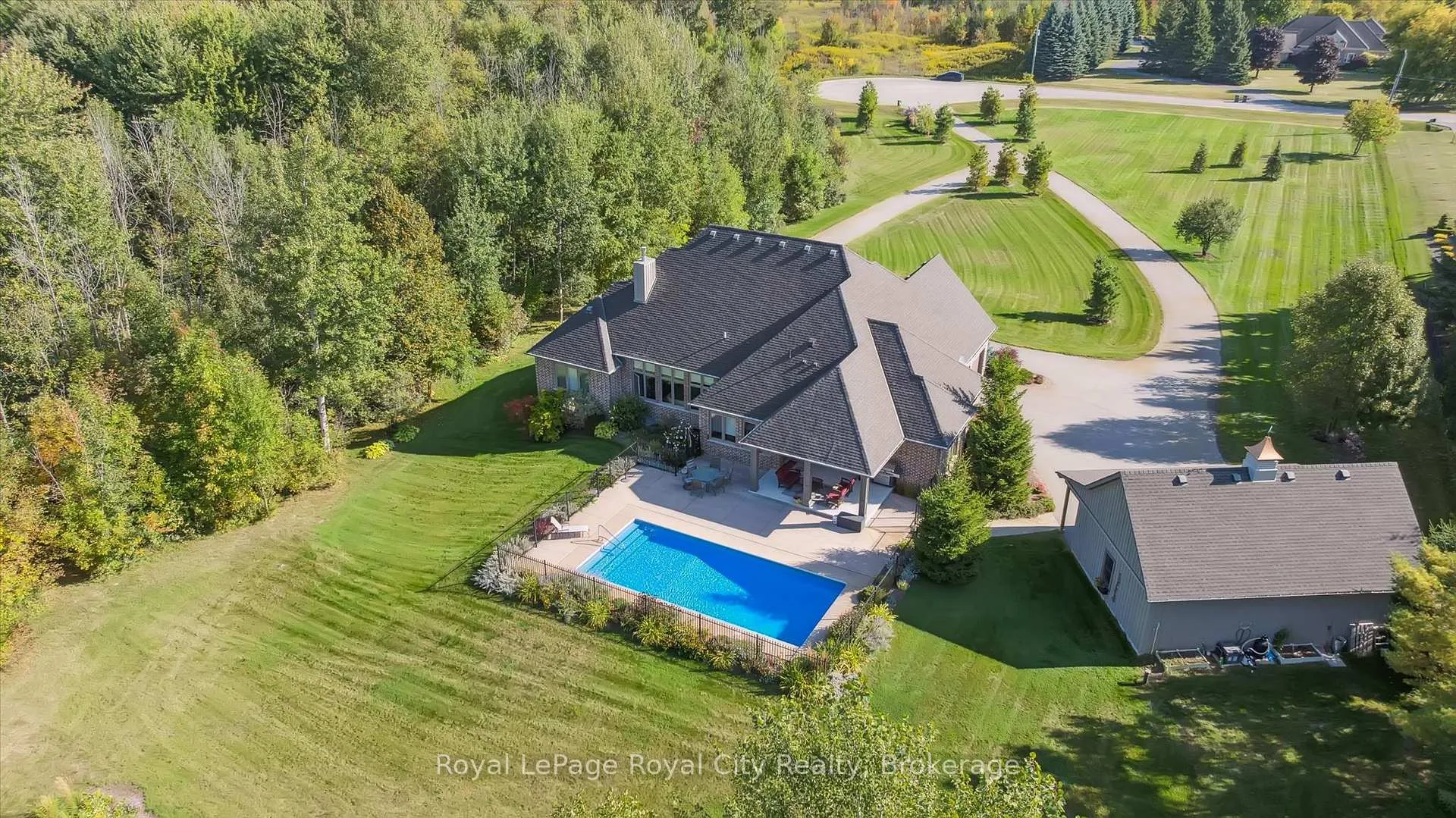 Photo 3 of 28 Serena Lane, Guelph, Pineridge/Westminster Woods — HOMEH