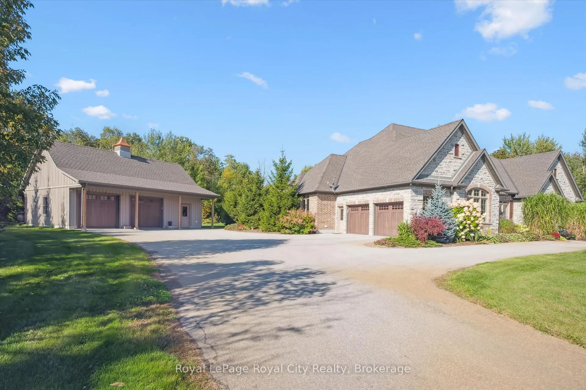 Photo 4 of 28 Serena Lane, Guelph, Pineridge/Westminster Woods — HOMEH