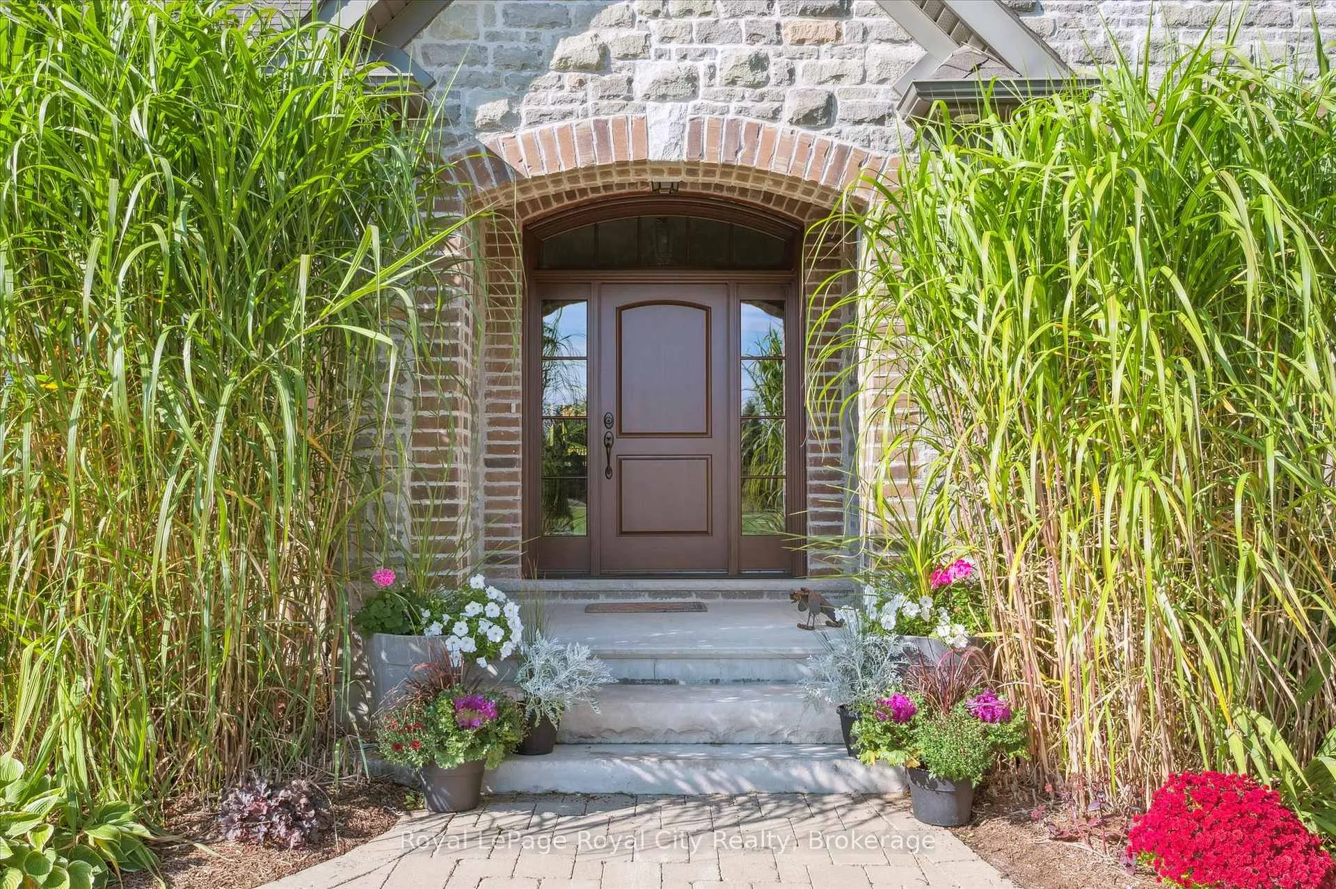Photo 5 of 28 Serena Lane, Guelph, Pineridge/Westminster Woods — HOMEH