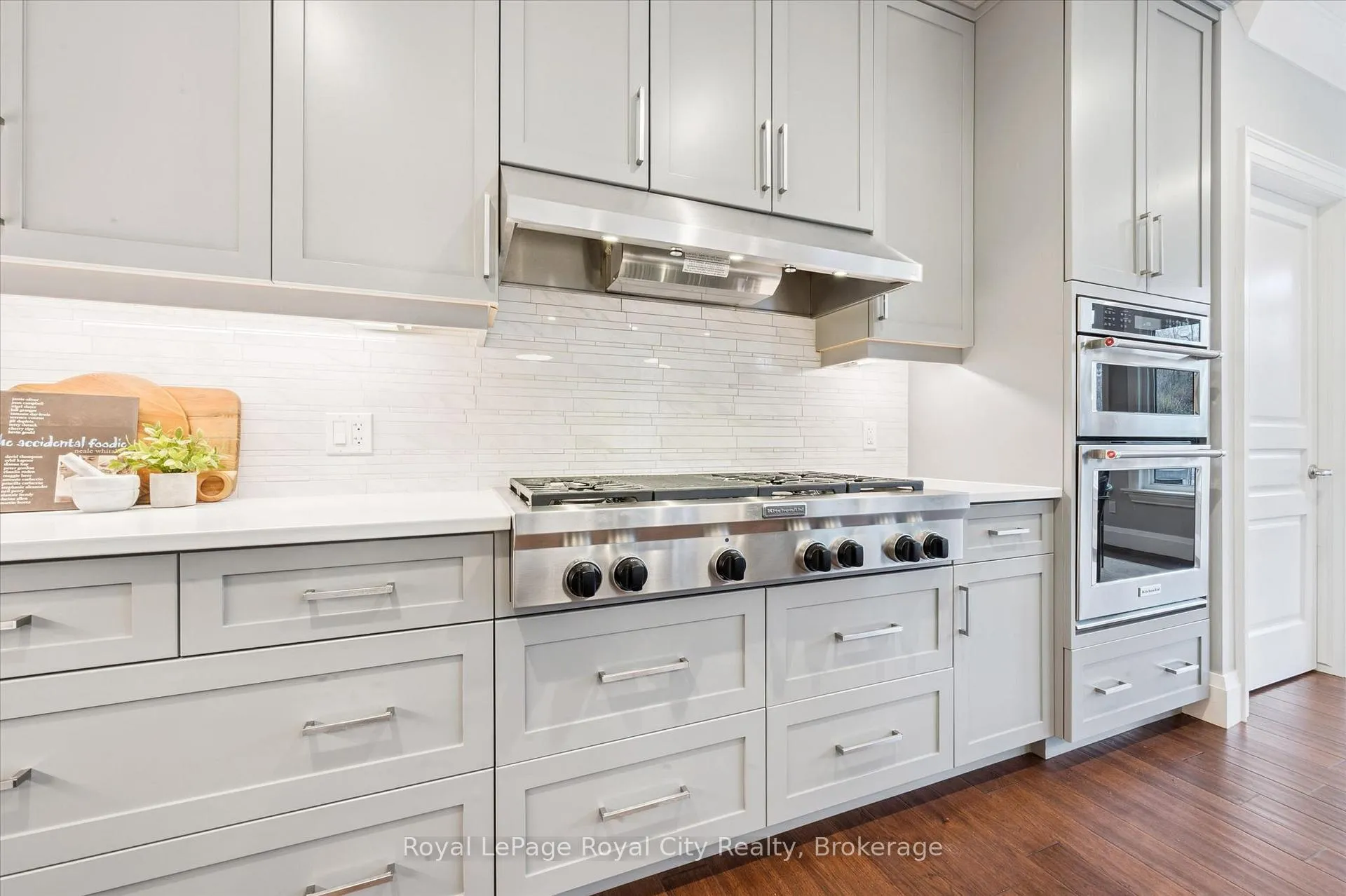 Photo 13 of 28 Serena Lane, Guelph, Pineridge/Westminster Woods — HOMEH