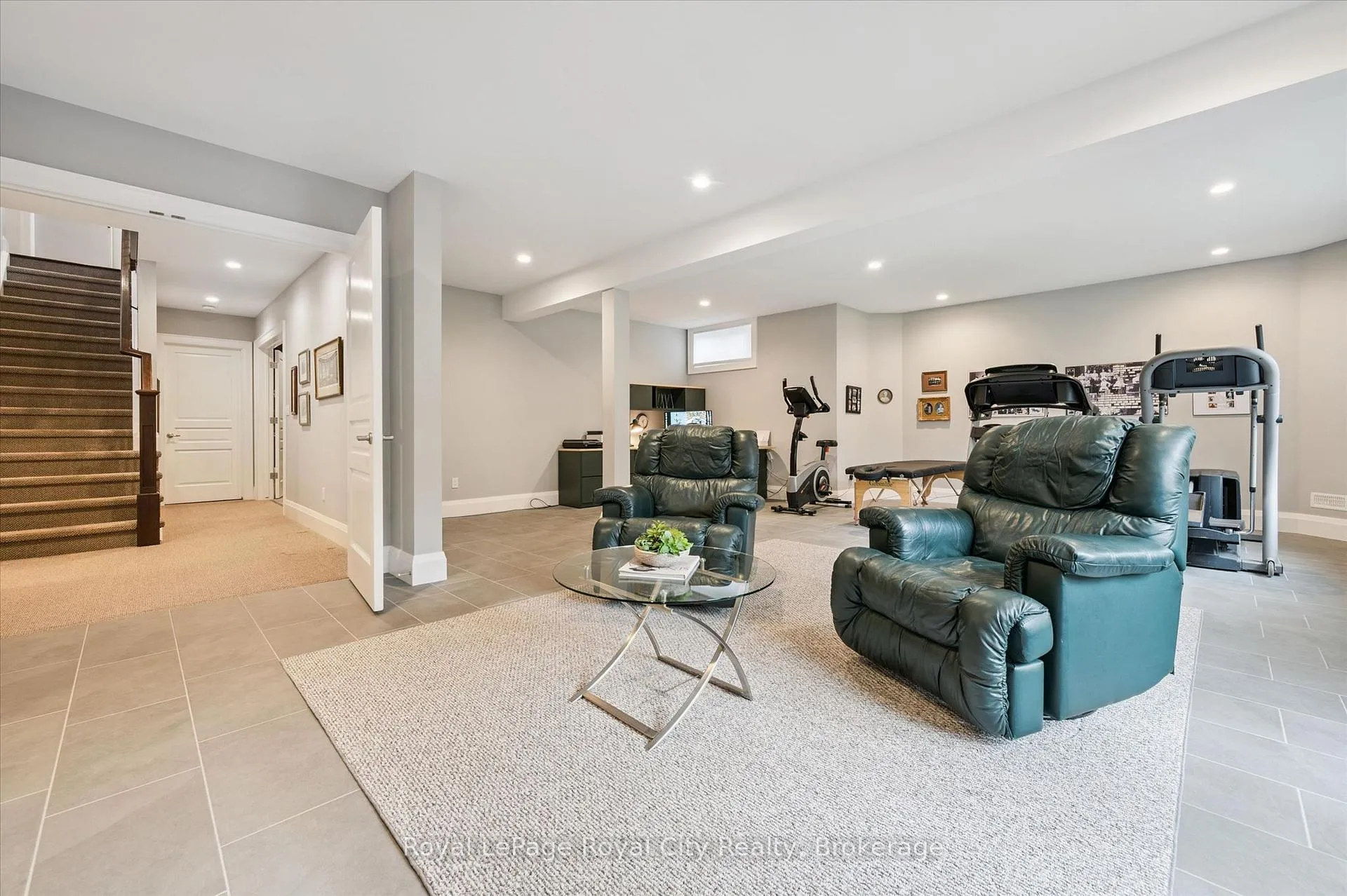 Photo 29 of 28 Serena Lane, Guelph, Pineridge/Westminster Woods — HOMEH