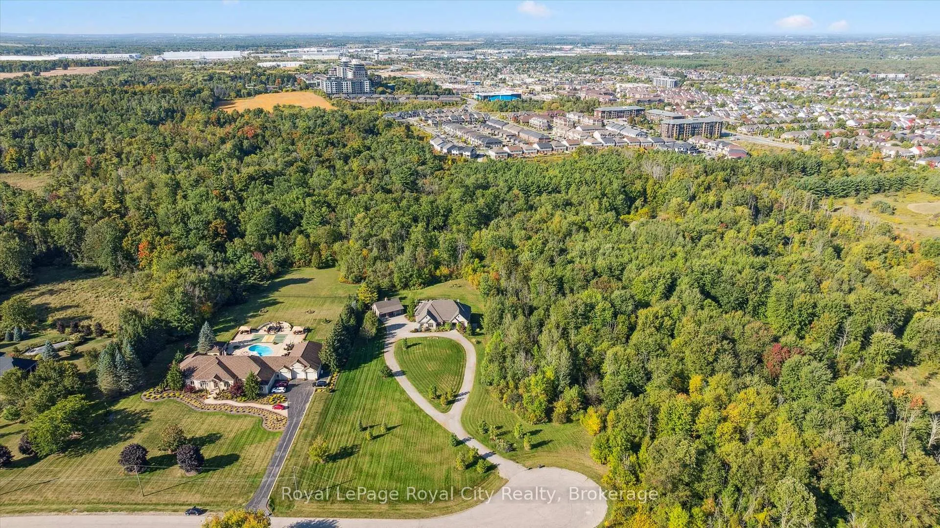Photo 37 of 28 Serena Lane, Guelph, Pineridge/Westminster Woods — HOMEH