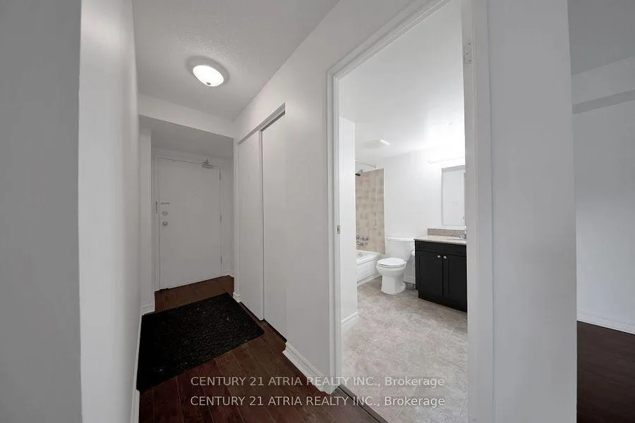 Photo 4 of Unit 212, 1450 Glen Abbey Gate, Oakville, Glen Abbey — HOMEH