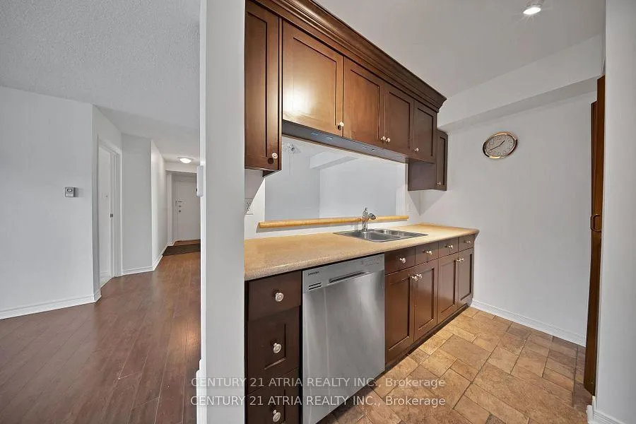 Photo 18 of Unit 212, 1450 Glen Abbey Gate, Oakville, Glen Abbey — HOMEH