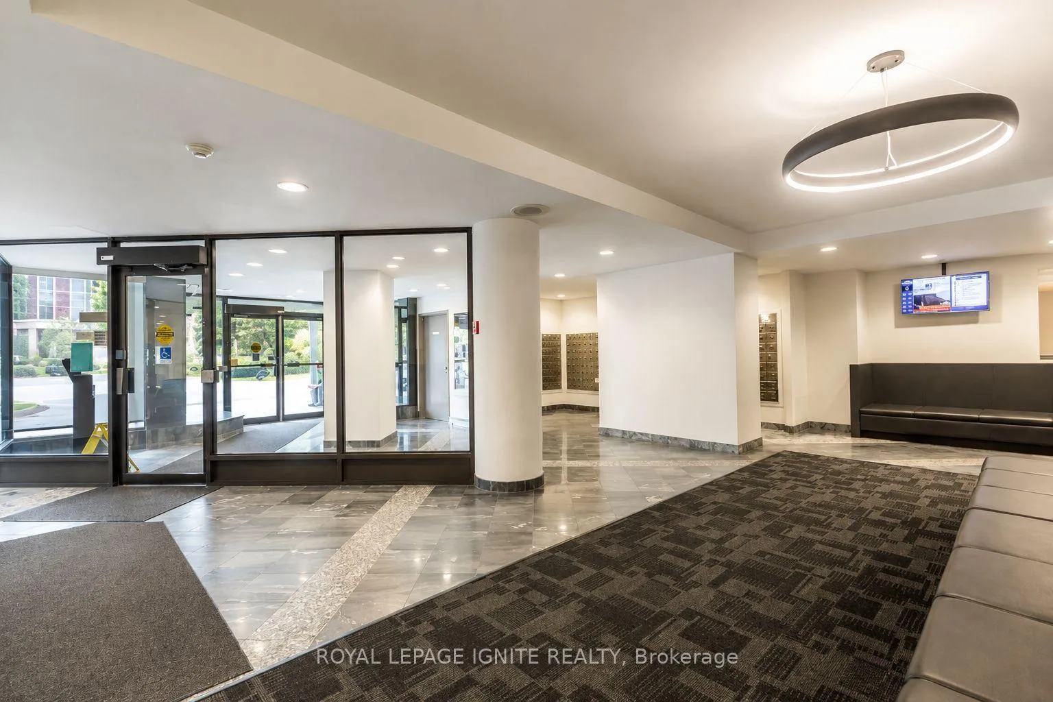 Photo 3 of Unit 1708, 350 Webb Drive, Mississauga, City Centre — HOMEH