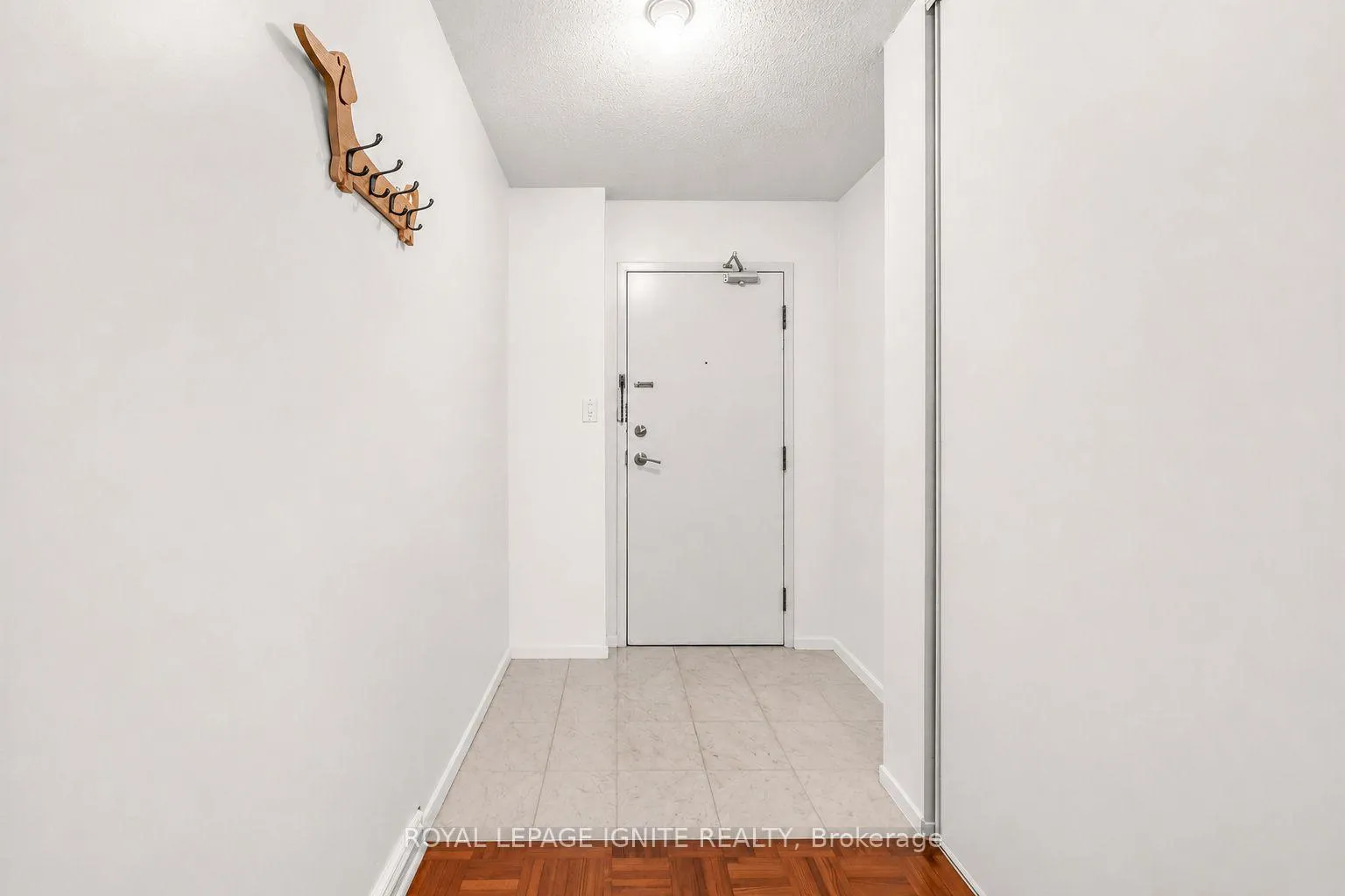 Photo 4 of Unit 1708, 350 Webb Drive, Mississauga, City Centre — HOMEH