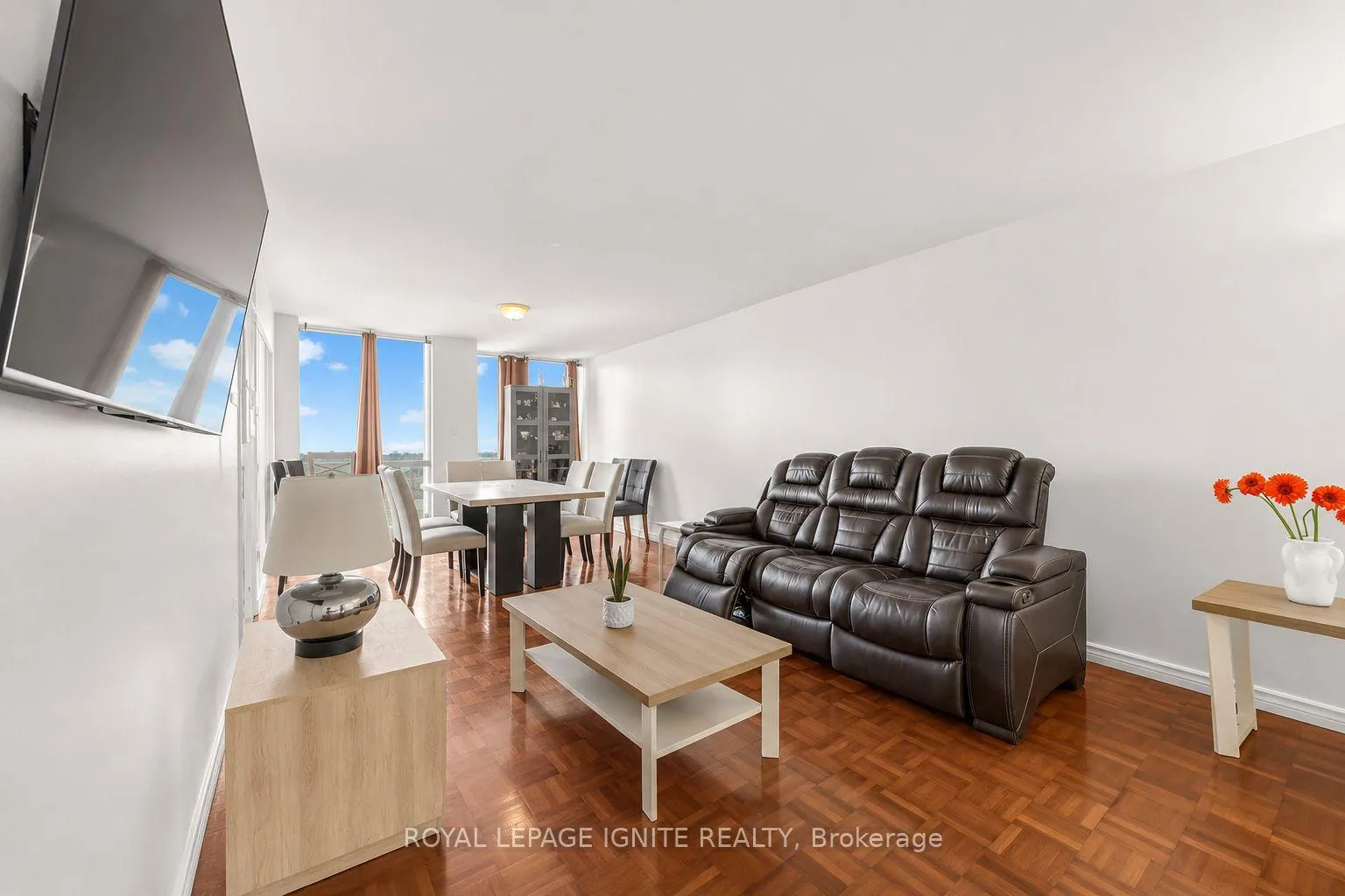 Photo 7 of Unit 1708, 350 Webb Drive, Mississauga, City Centre — HOMEH