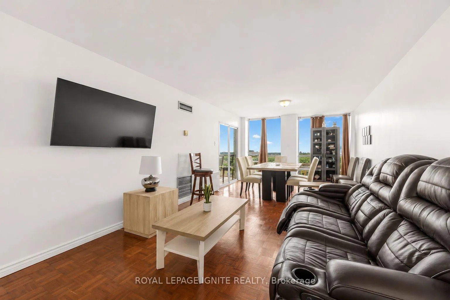 Photo 8 of Unit 1708, 350 Webb Drive, Mississauga, City Centre — HOMEH