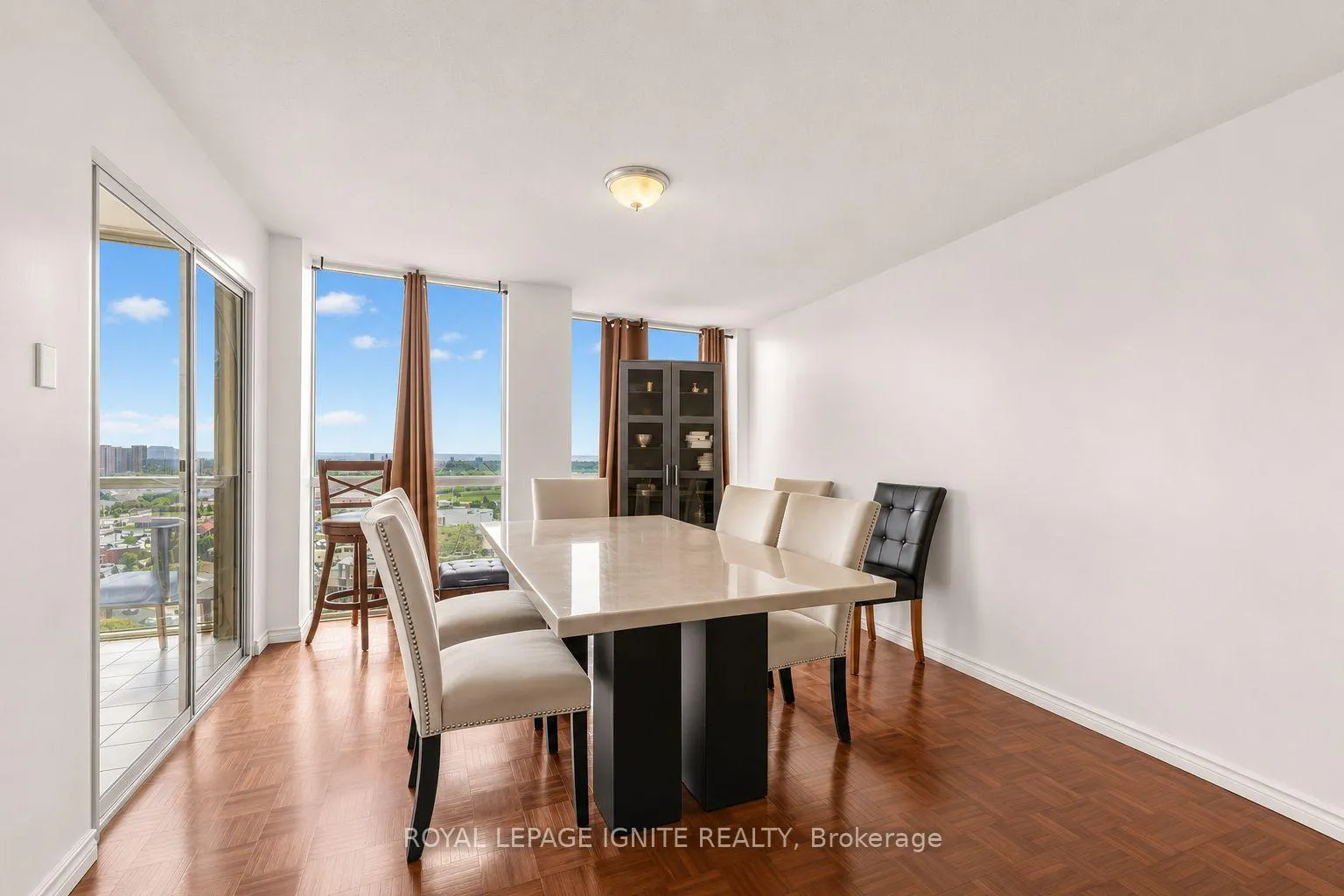 Photo 9 of Unit 1708, 350 Webb Drive, Mississauga, City Centre — HOMEH