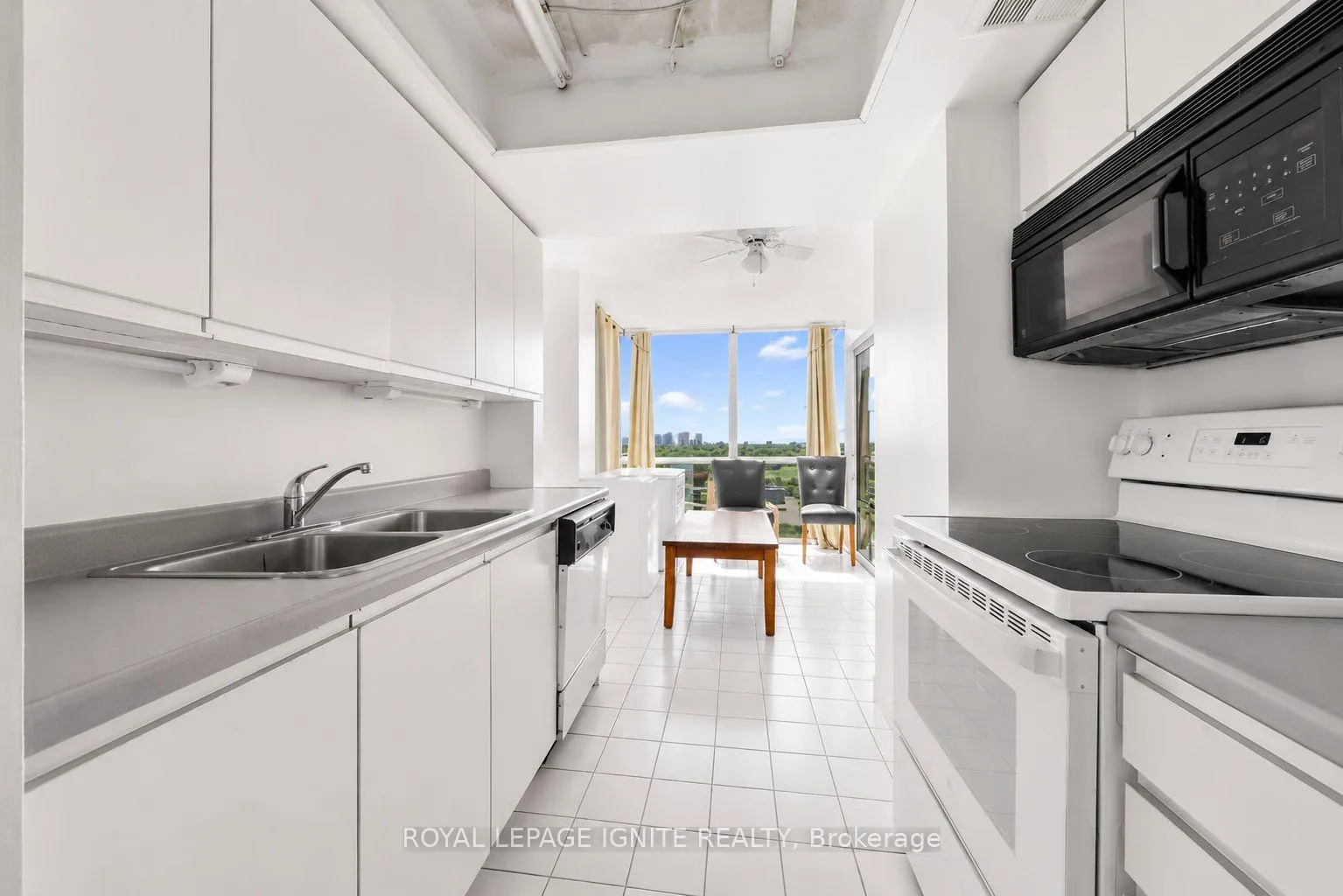 Photo 11 of Unit 1708, 350 Webb Drive, Mississauga, City Centre — HOMEH