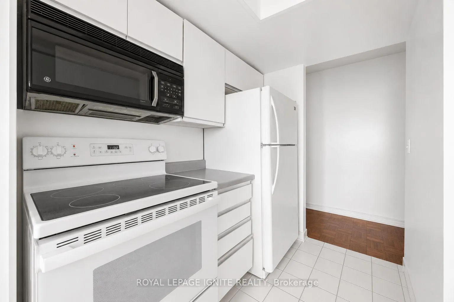 Photo 12 of Unit 1708, 350 Webb Drive, Mississauga, City Centre — HOMEH