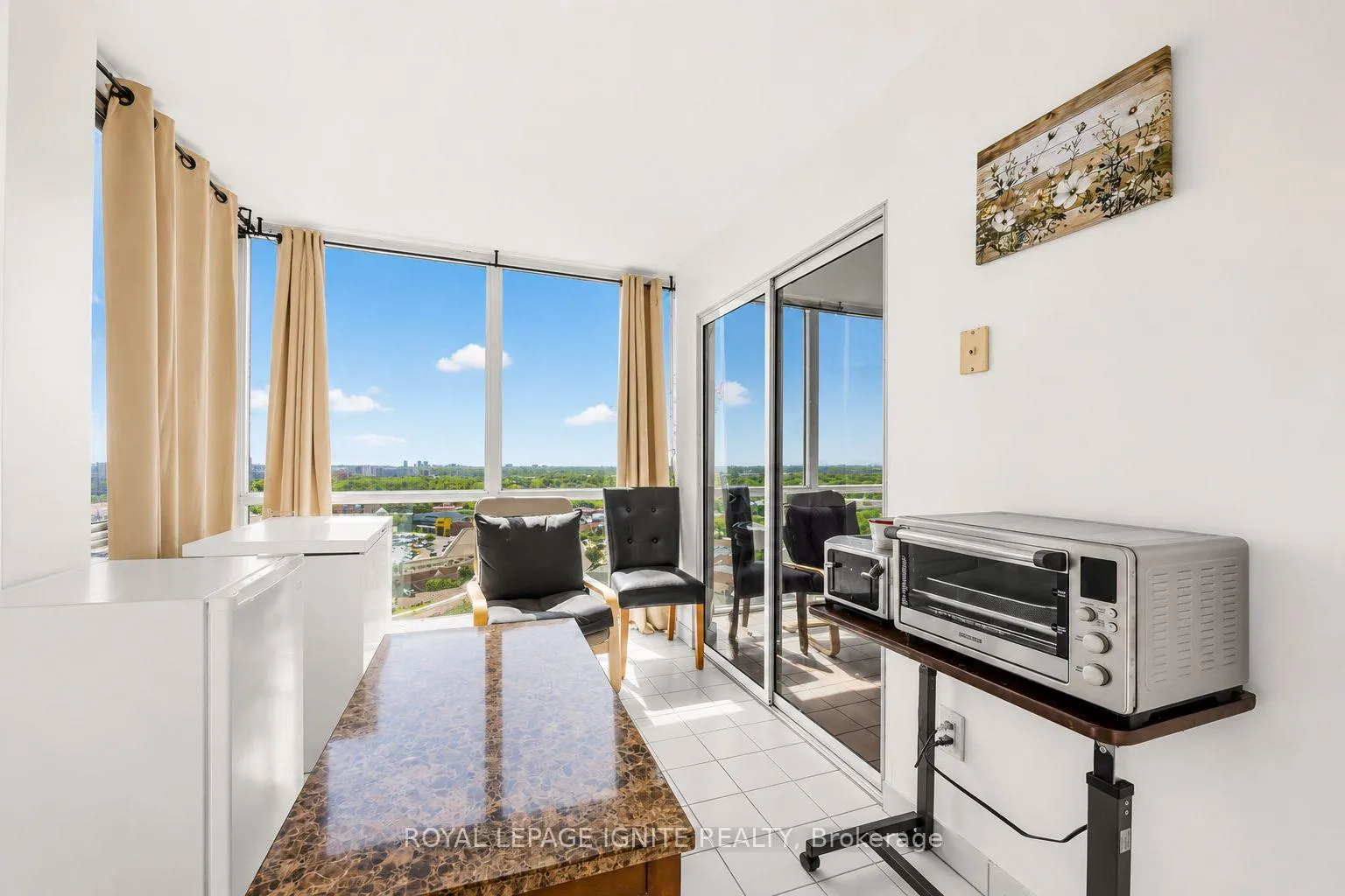 Photo 14 of Unit 1708, 350 Webb Drive, Mississauga, City Centre — HOMEH