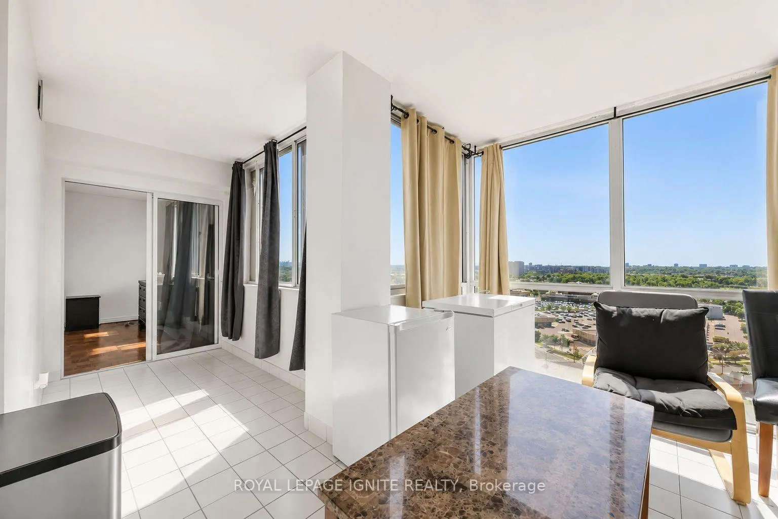 Photo 15 of Unit 1708, 350 Webb Drive, Mississauga, City Centre — HOMEH