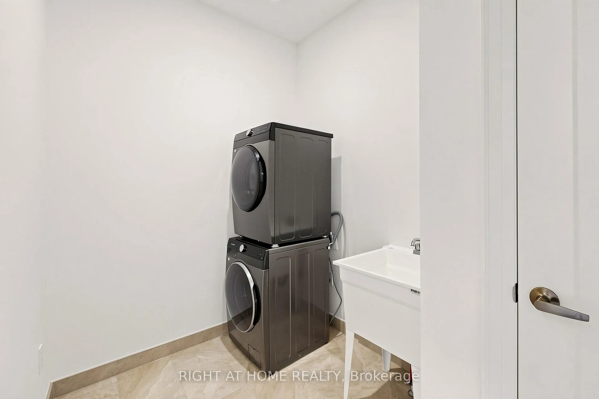 Photo 34 of 3417 Preserve Drive, Oakville, Glenorchy — HOMEH