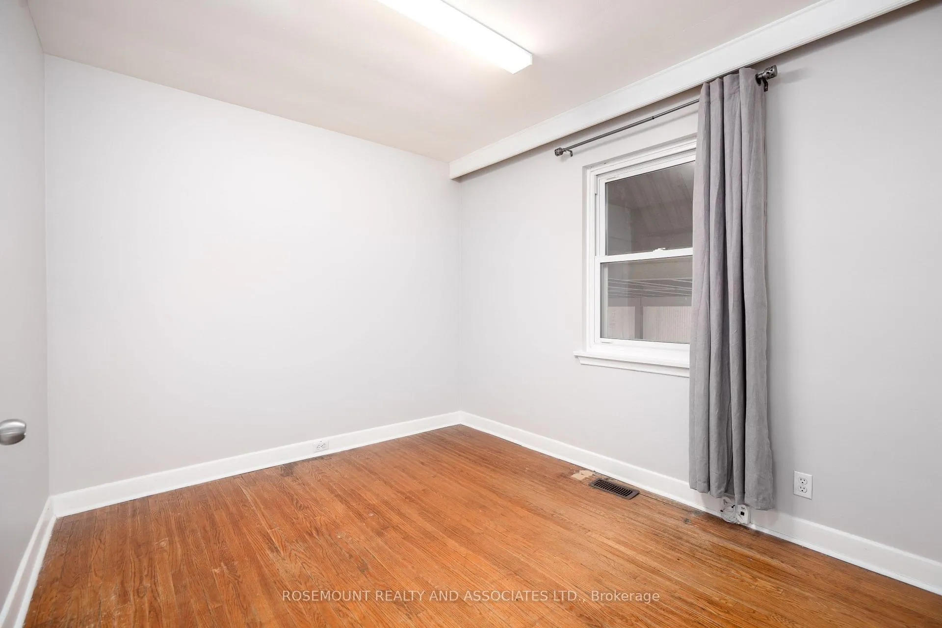 Photo 14 of Unit UPPER, 32 Maywood Park, Scarborough, Kennedy Park — HOMEH