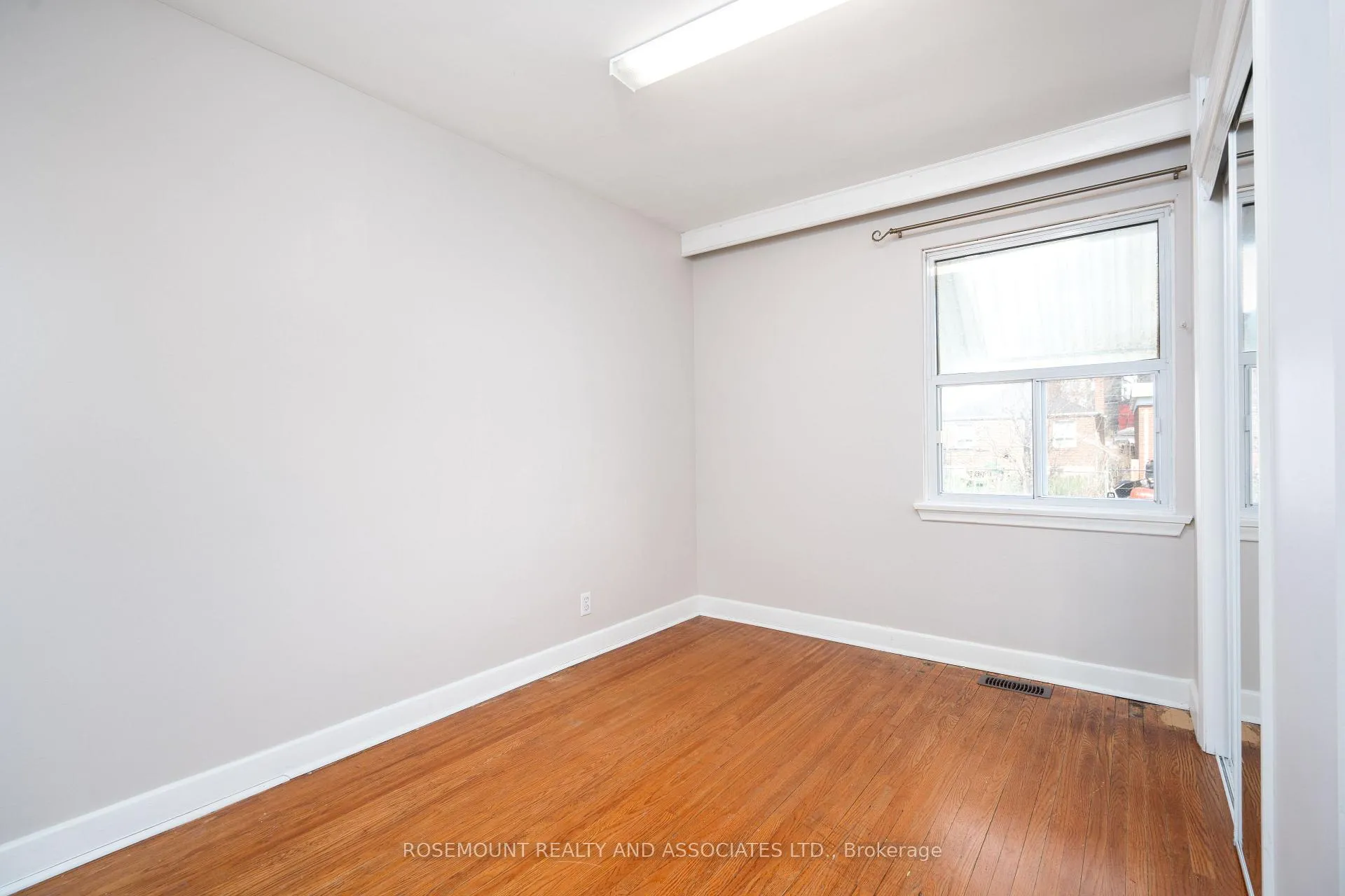 Photo 16 of Unit UPPER, 32 Maywood Park, Scarborough, Kennedy Park — HOMEH
