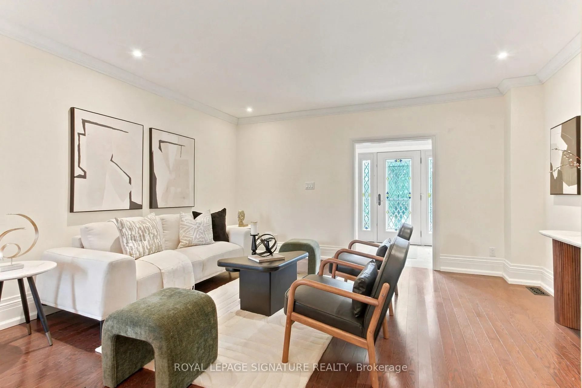 Photo 8 of 146 Gloucester Grove, Toronto, Oakwood Village — HOMEH