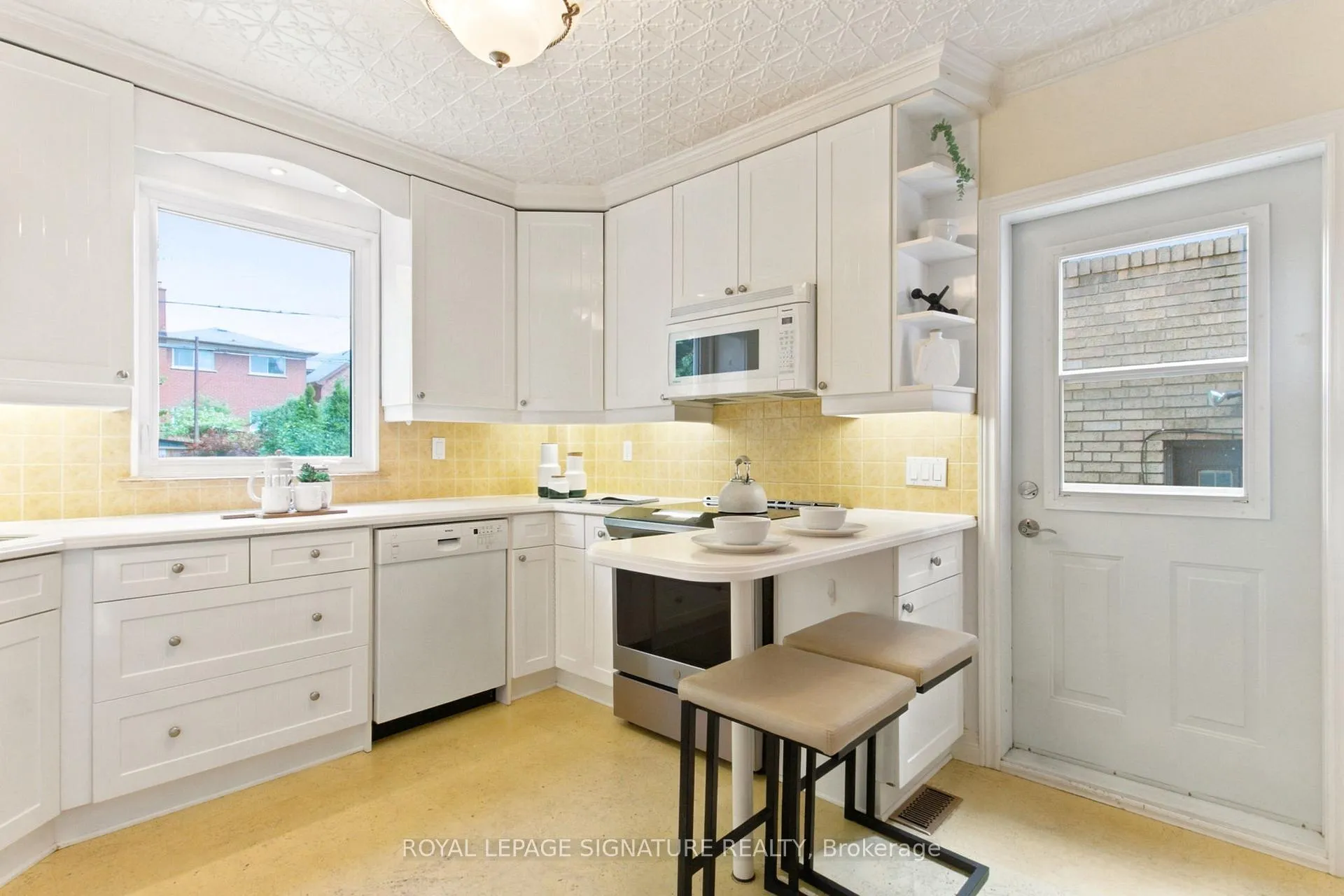 Photo 15 of 146 Gloucester Grove, Toronto, Oakwood Village — HOMEH