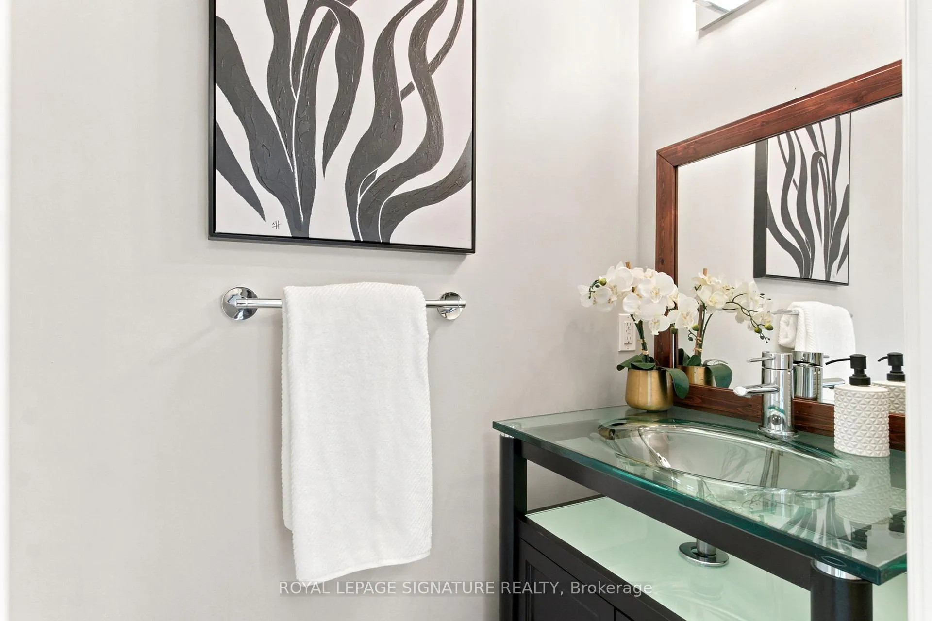 Photo 20 of 146 Gloucester Grove, Toronto, Oakwood Village — HOMEH