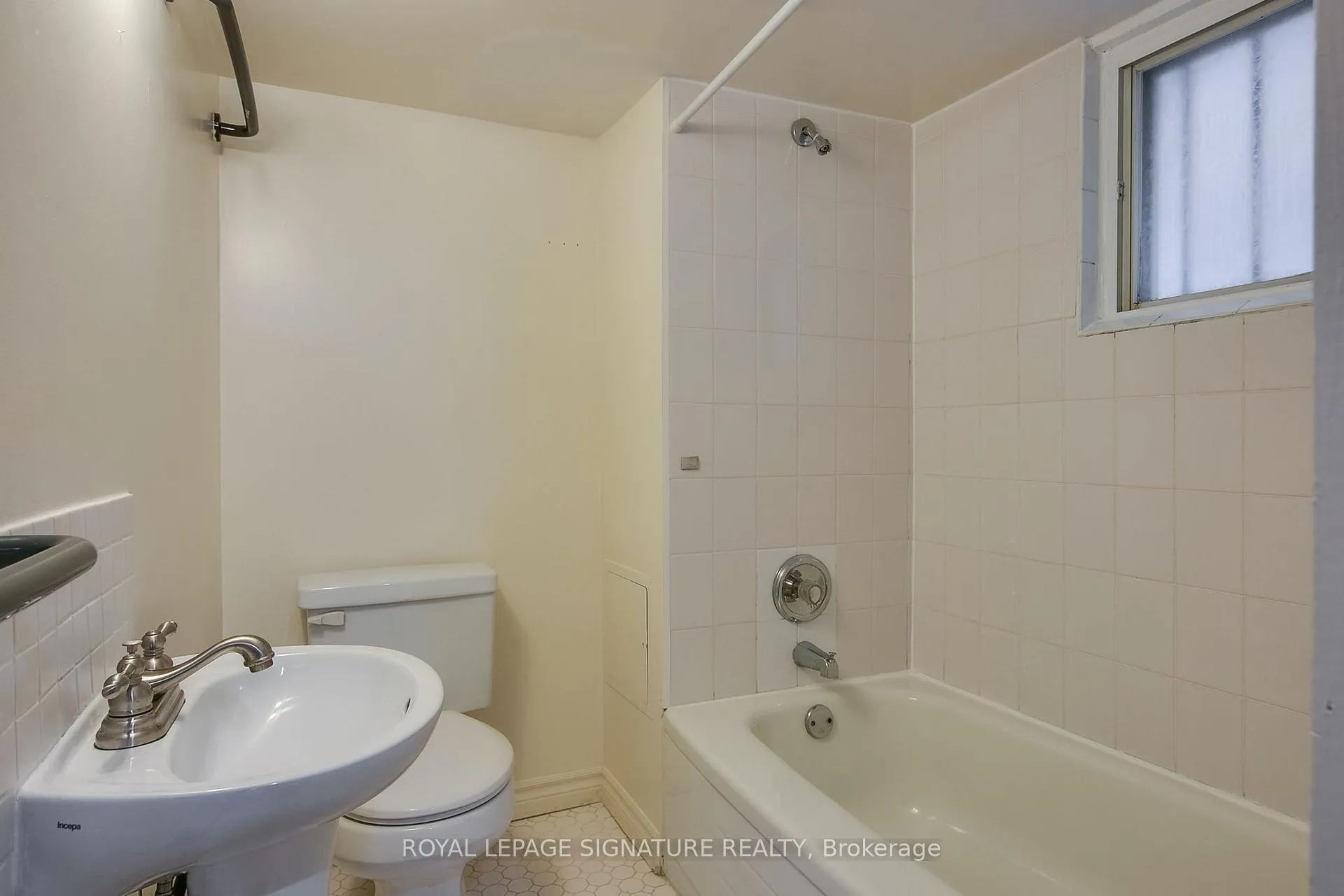 Photo 38 of 146 Gloucester Grove, Toronto, Oakwood Village — HOMEH
