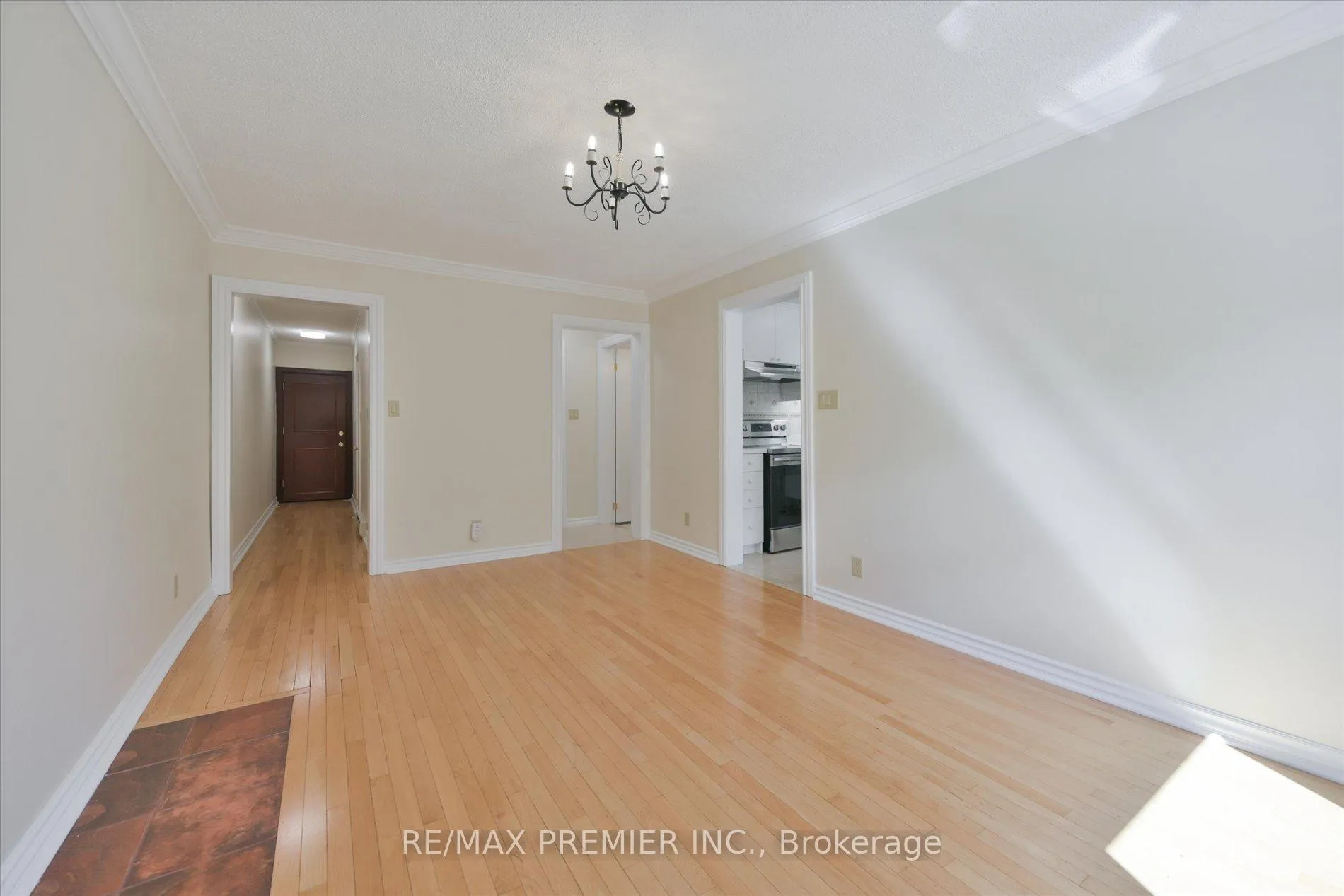 Photo 9 of Unit 2, 1615 Bayview Avenue, Toronto, Leaside — HOMEH