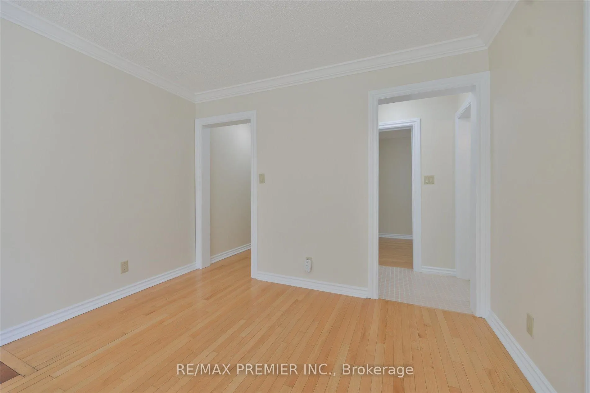 Photo 11 of Unit 2, 1615 Bayview Avenue, Toronto, Leaside — HOMEH