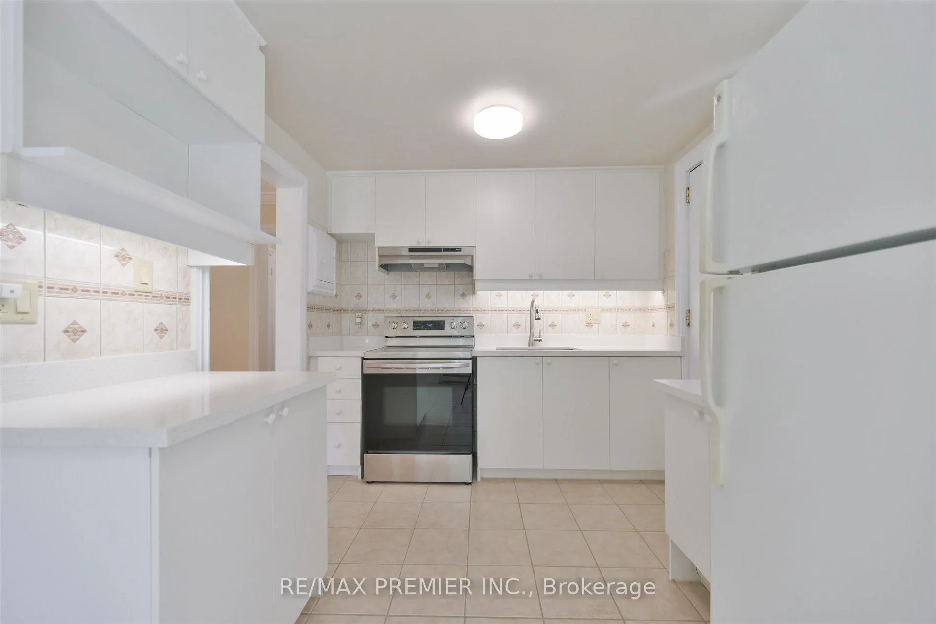 Photo 14 of Unit 2, 1615 Bayview Avenue, Toronto, Leaside — HOMEH