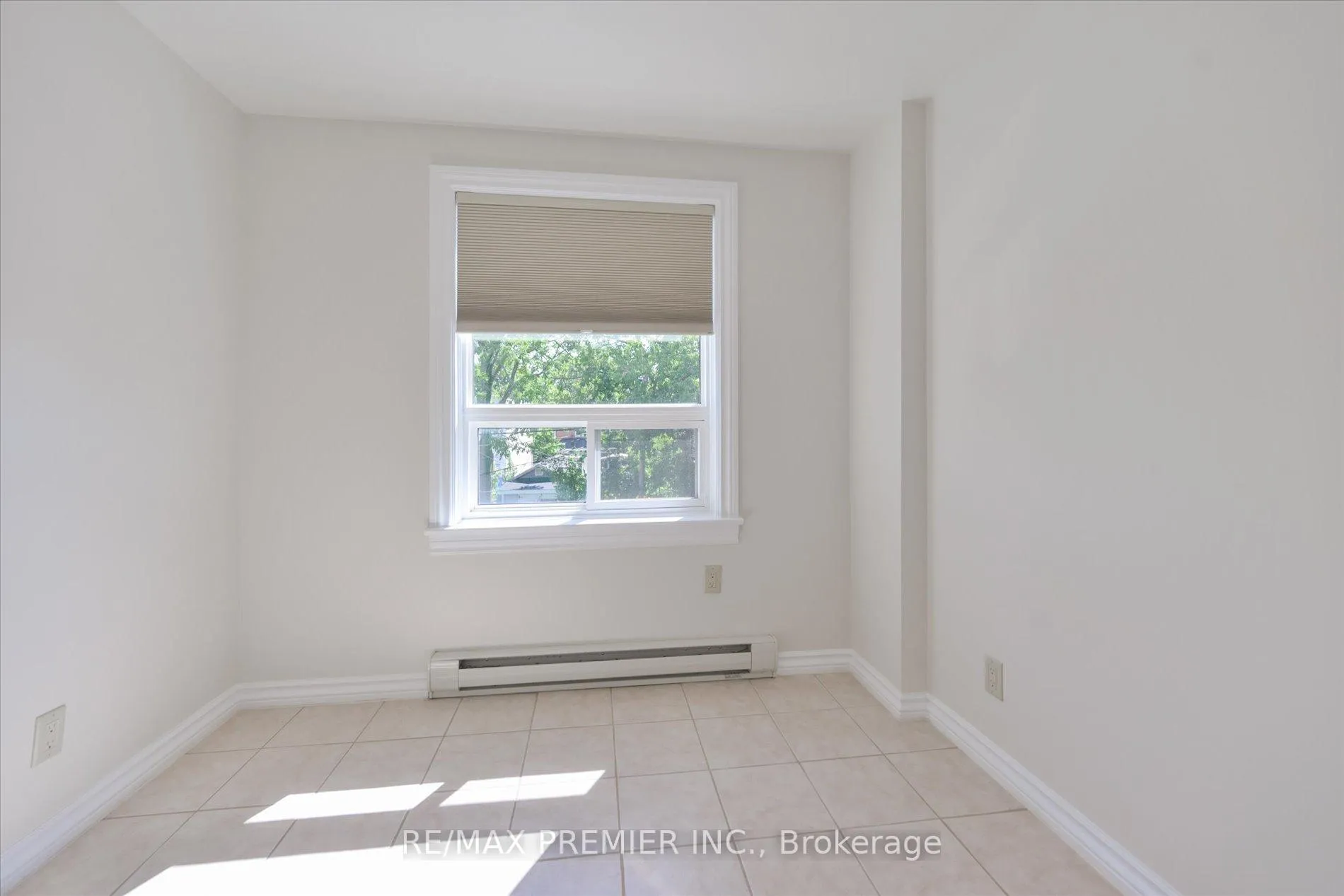 Photo 15 of Unit 2, 1615 Bayview Avenue, Toronto, Leaside — HOMEH