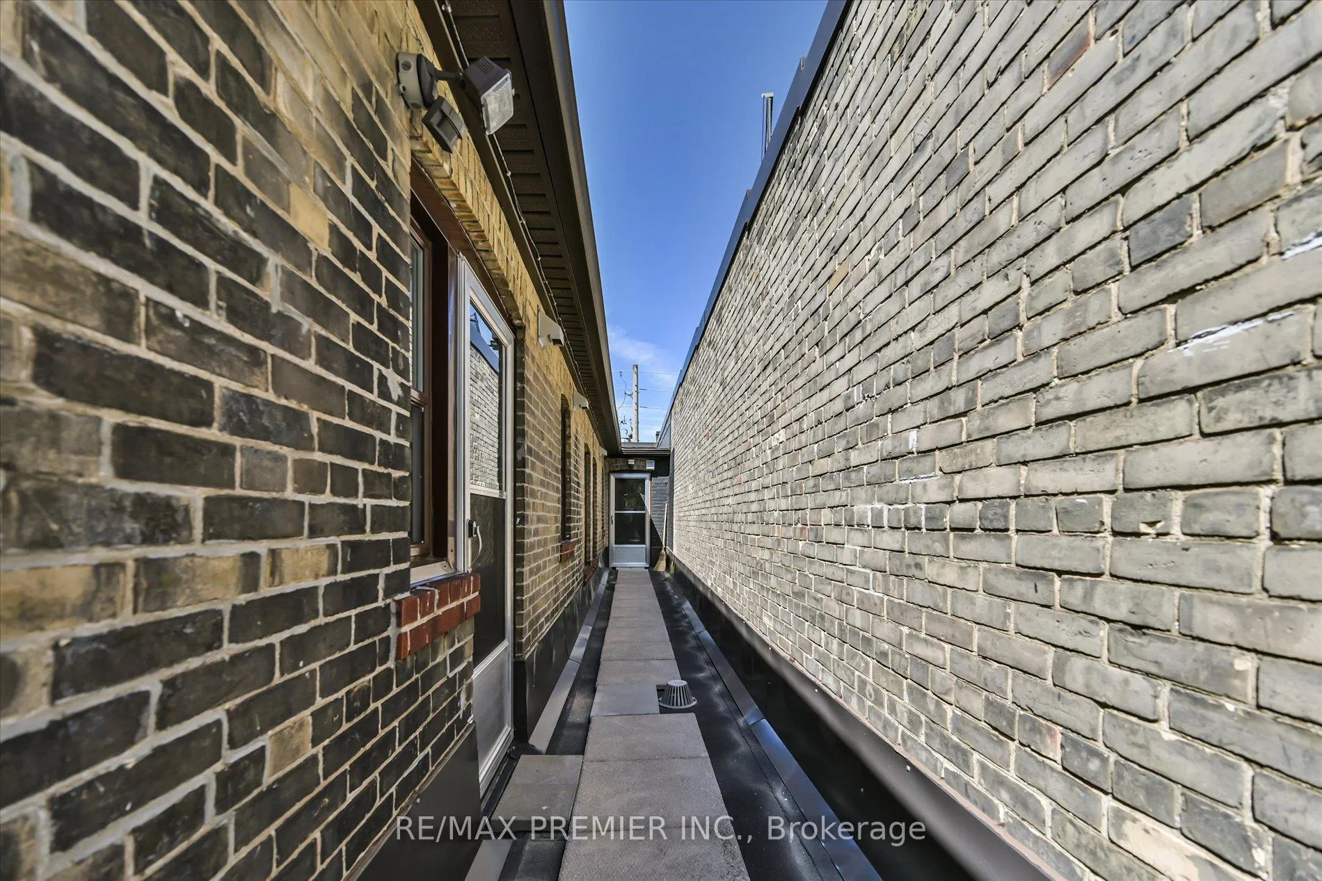 Photo 21 of Unit 2, 1615 Bayview Avenue, Toronto, Leaside — HOMEH