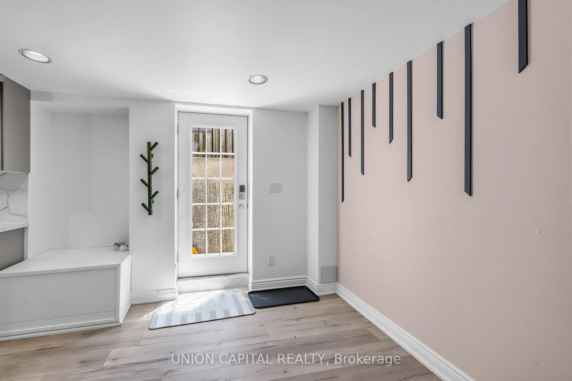 Photo 3 of Unit Bsmt, 274 Harrowsmith Drive, Mississauga, Hurontario — HOMEH