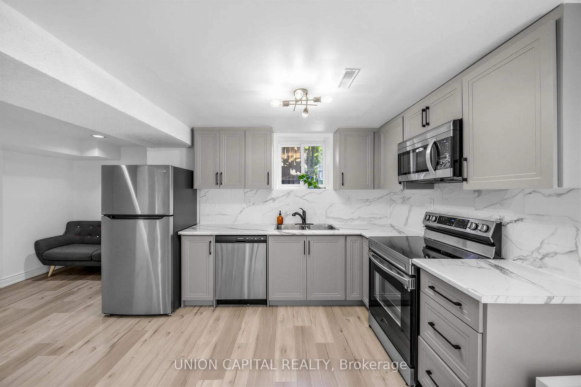 Photo 5 of Unit Bsmt, 274 Harrowsmith Drive, Mississauga, Hurontario — HOMEH