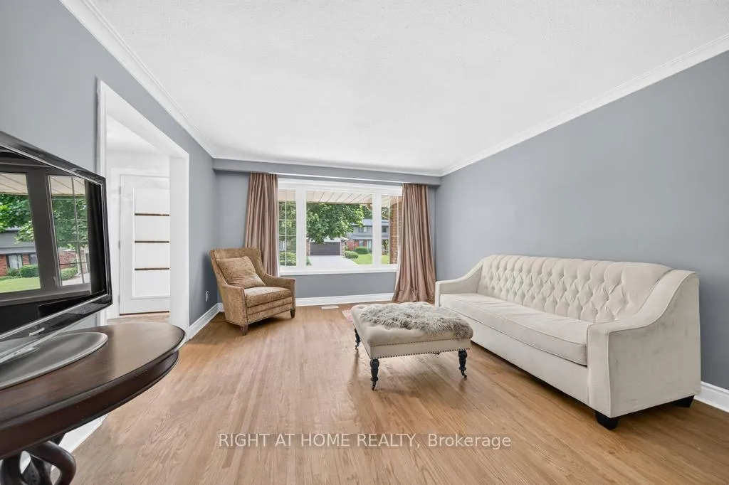 Photo 9 of 662 Montego Crescent, Burlington, Roseland — HOMEH